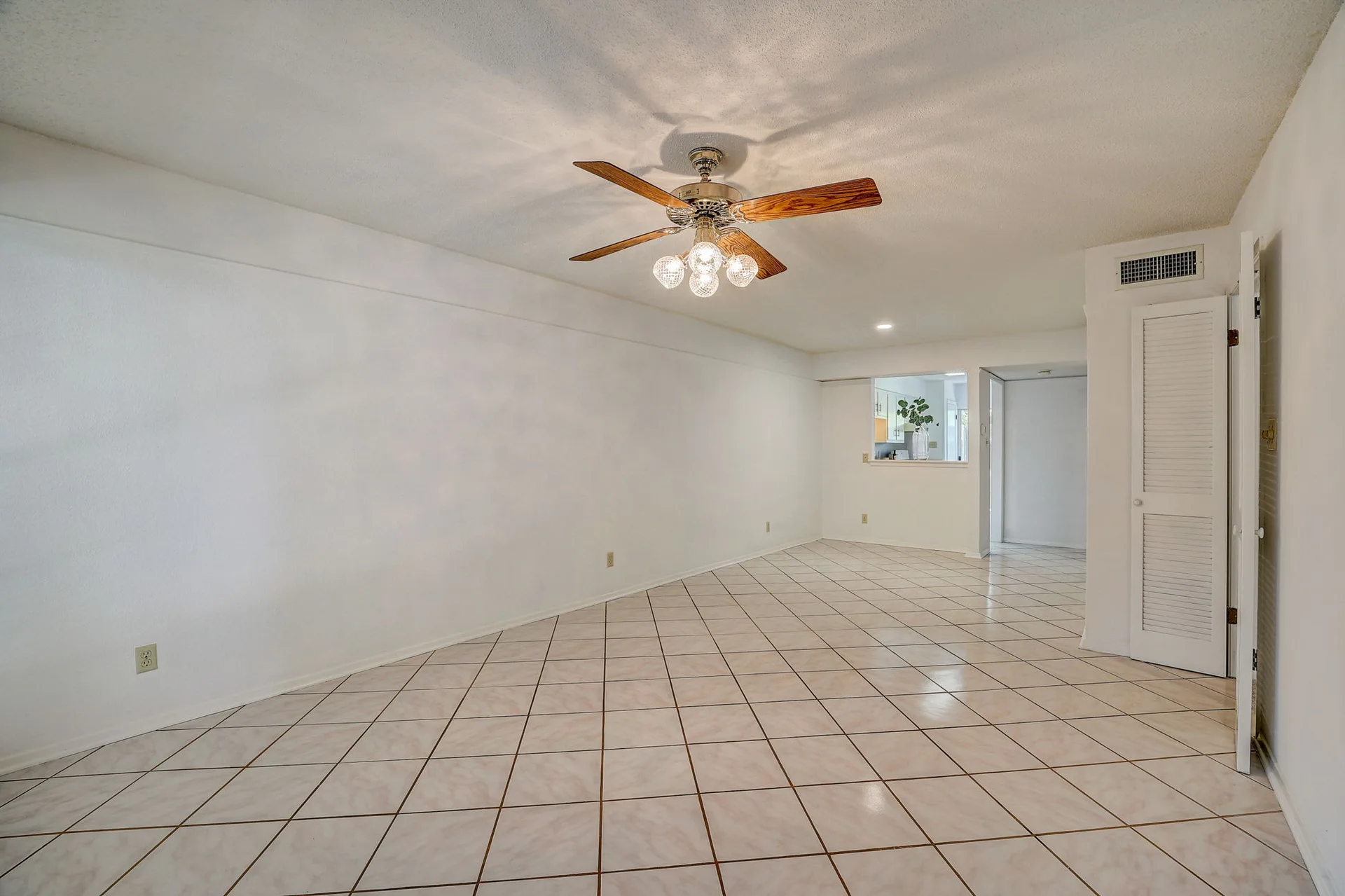 2425 Ashdale Dr #24, Austin, Texas 78757 photo 4