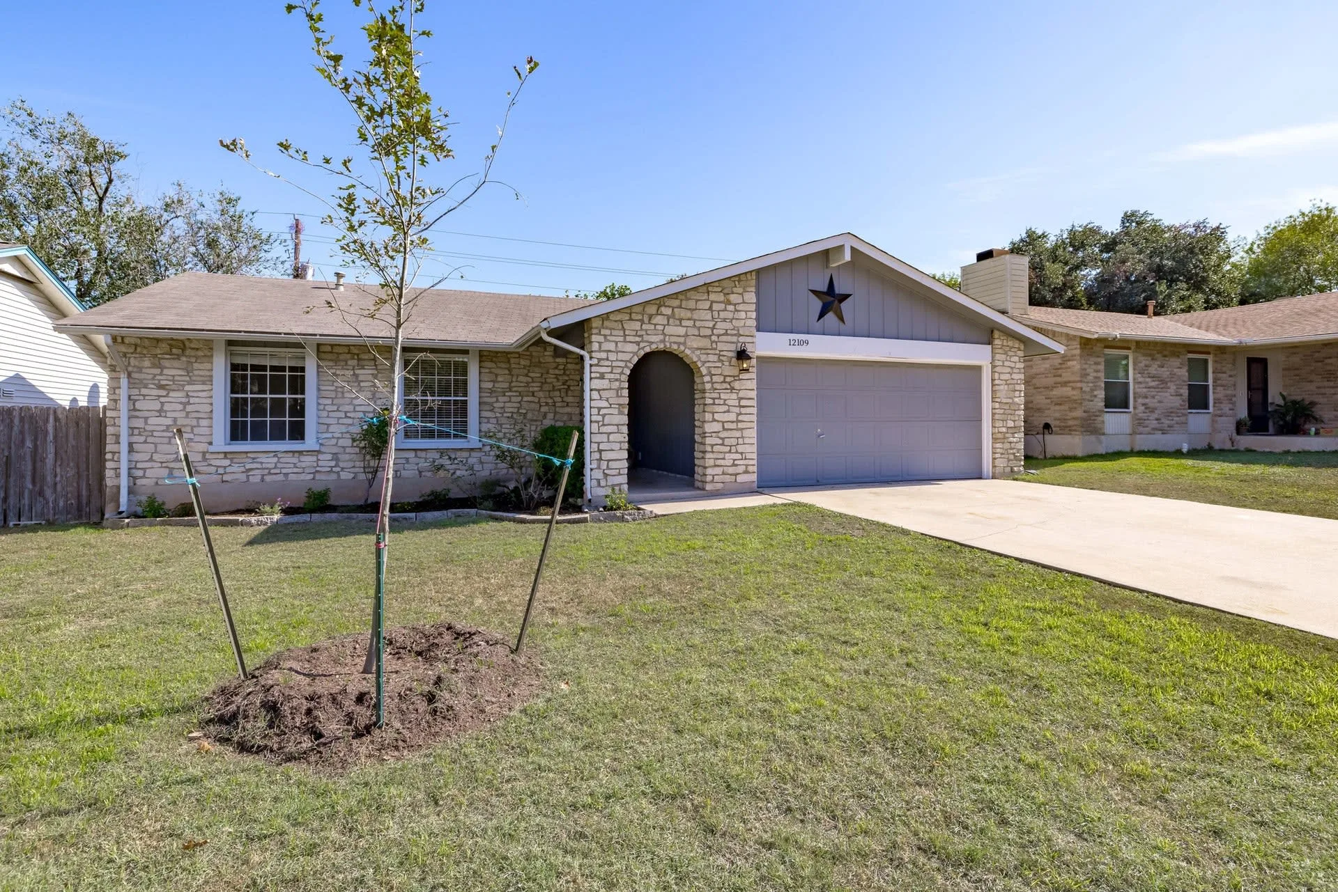 12109 Grey Rock Ln, photo 3