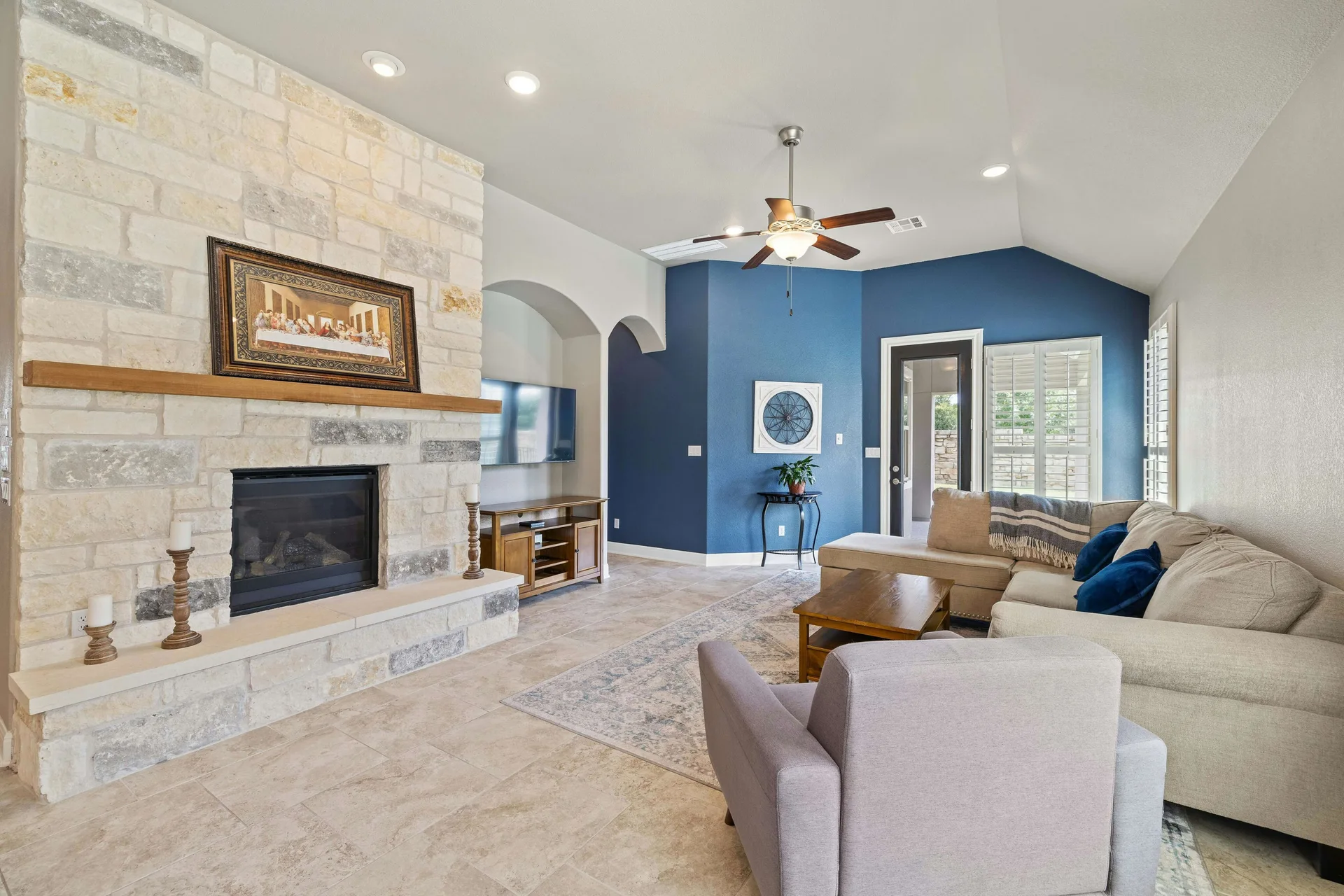 Impeccably Maintained 1-Story Taylor Morrison Home with Luxurious Amenities in Desirable Travisso Neighborhood! photo 2