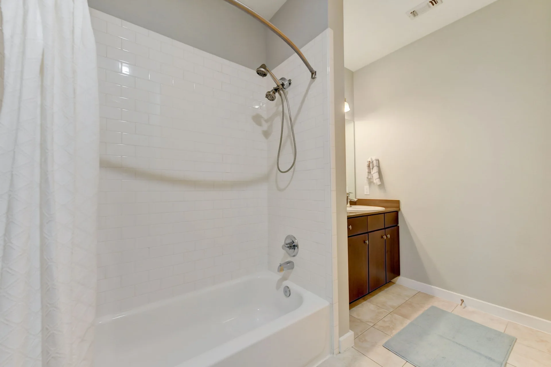 Modern 1/1 Condo in Vibrant South Austin for Lease! photo 13