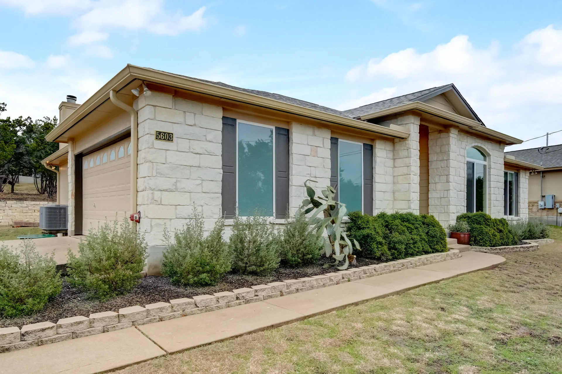 5603 Roundup Way, Lago Vista, Texas 78645 photo 4