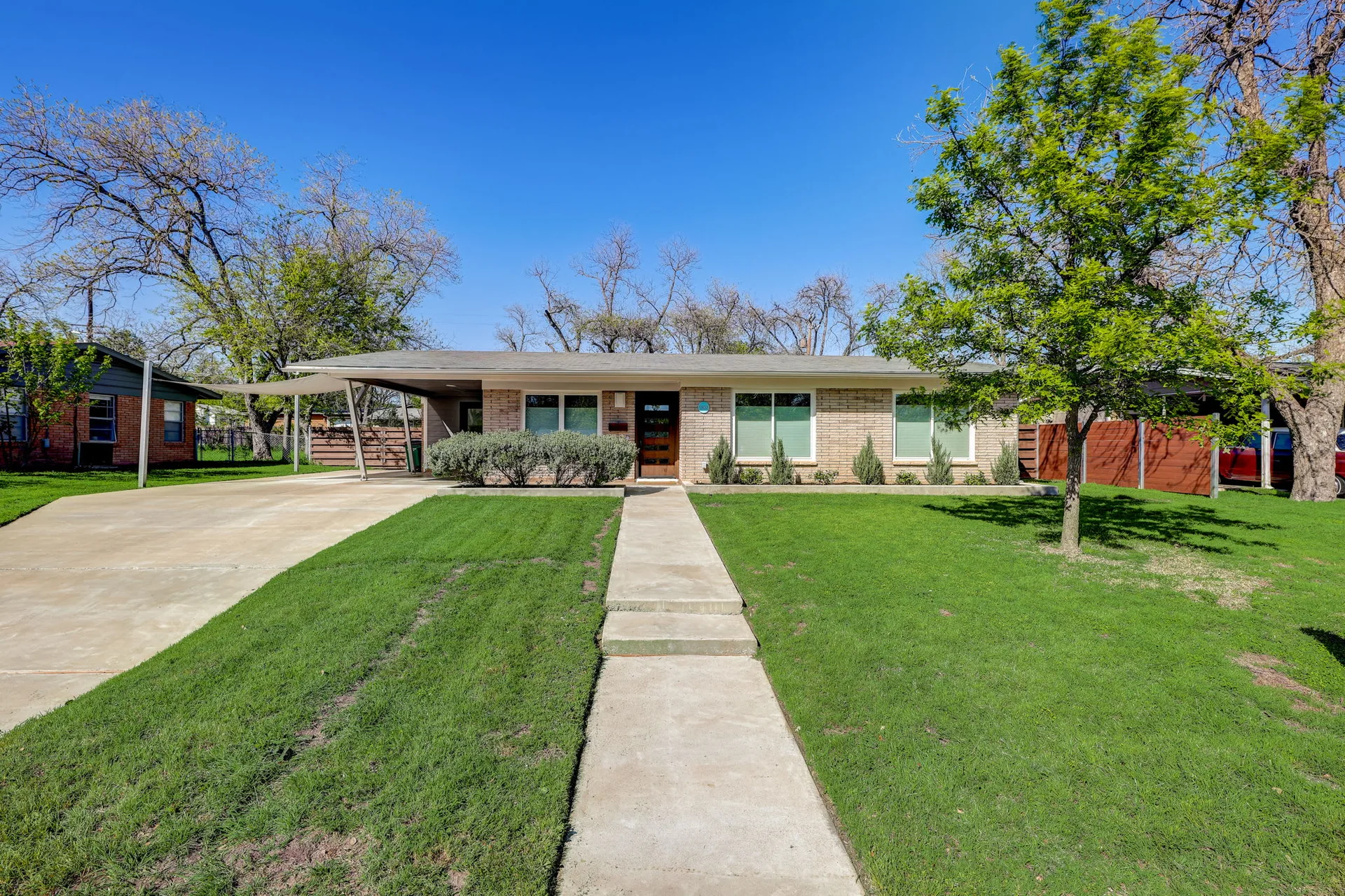 Stunning modern mid-century rebuilt home in the sought-after Delwood Heights near Mueller! photo 15