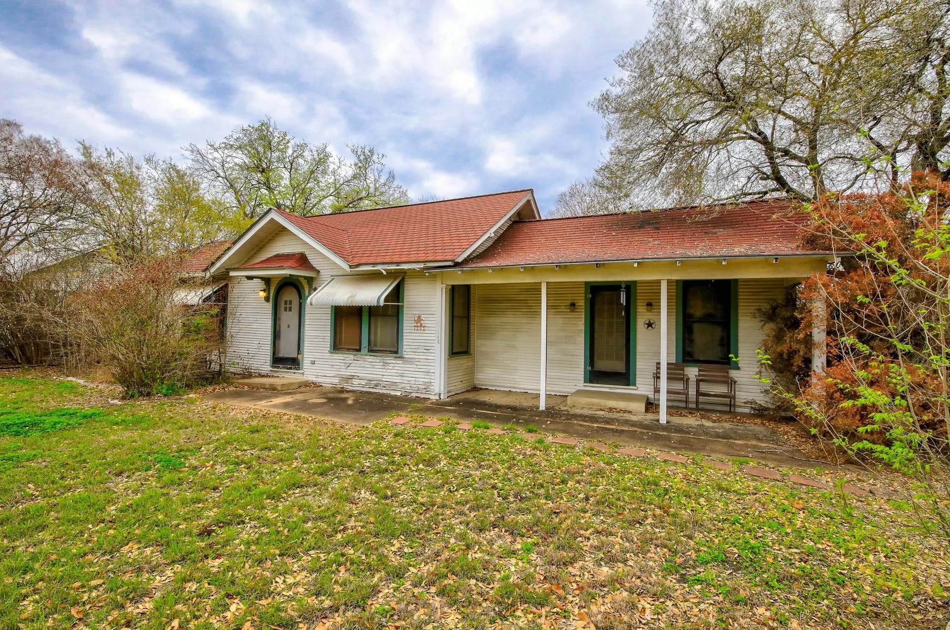 1202 Sloan St photo 3