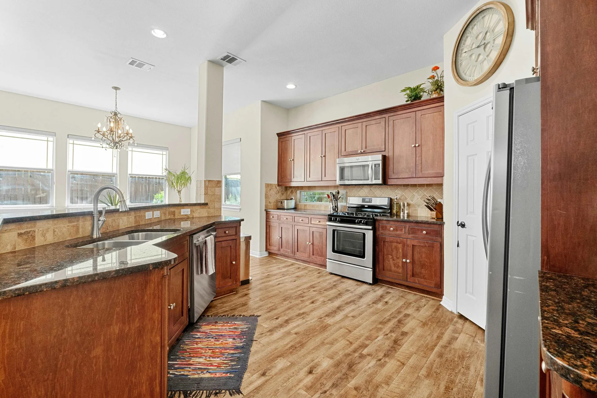 Modern Crestview Two-story Home: Updated Primary Bath, New Roof – Investor Friendly! photo 12