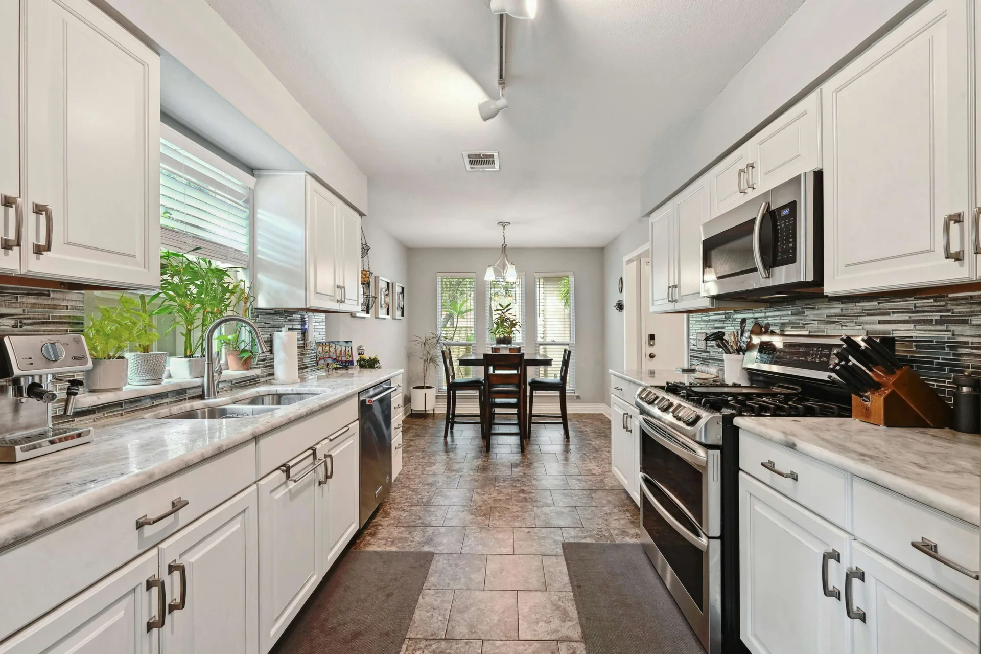 Alluring One-Story Home in in the Coveted 78759! photo 10