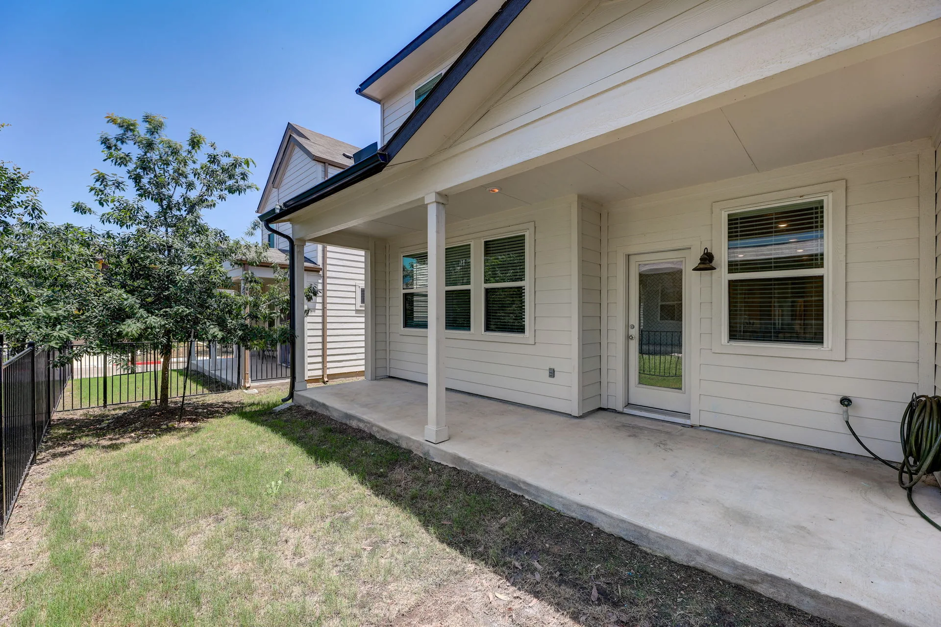 Stunning 2021 Meritage Home in Easton Park with FREE Solar Panels! Better Priced Than New Builds and Move-In Ready! photo 34