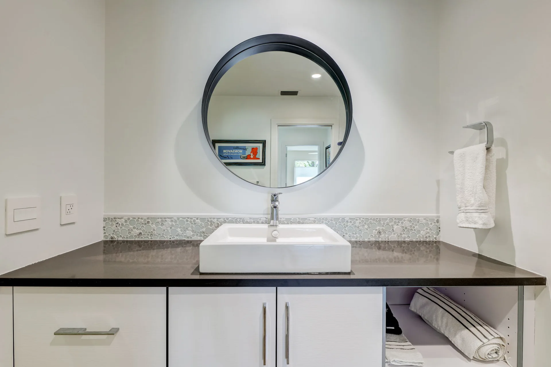 Stunning modern mid-century rebuilt home in the sought-after Delwood Heights near Mueller! photo 50