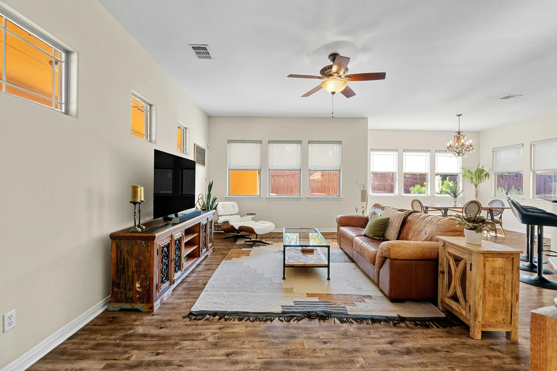 Modern Crestview Two-story Home: Updated Primary Bath, New Roof – Investor Friendly! photo 6