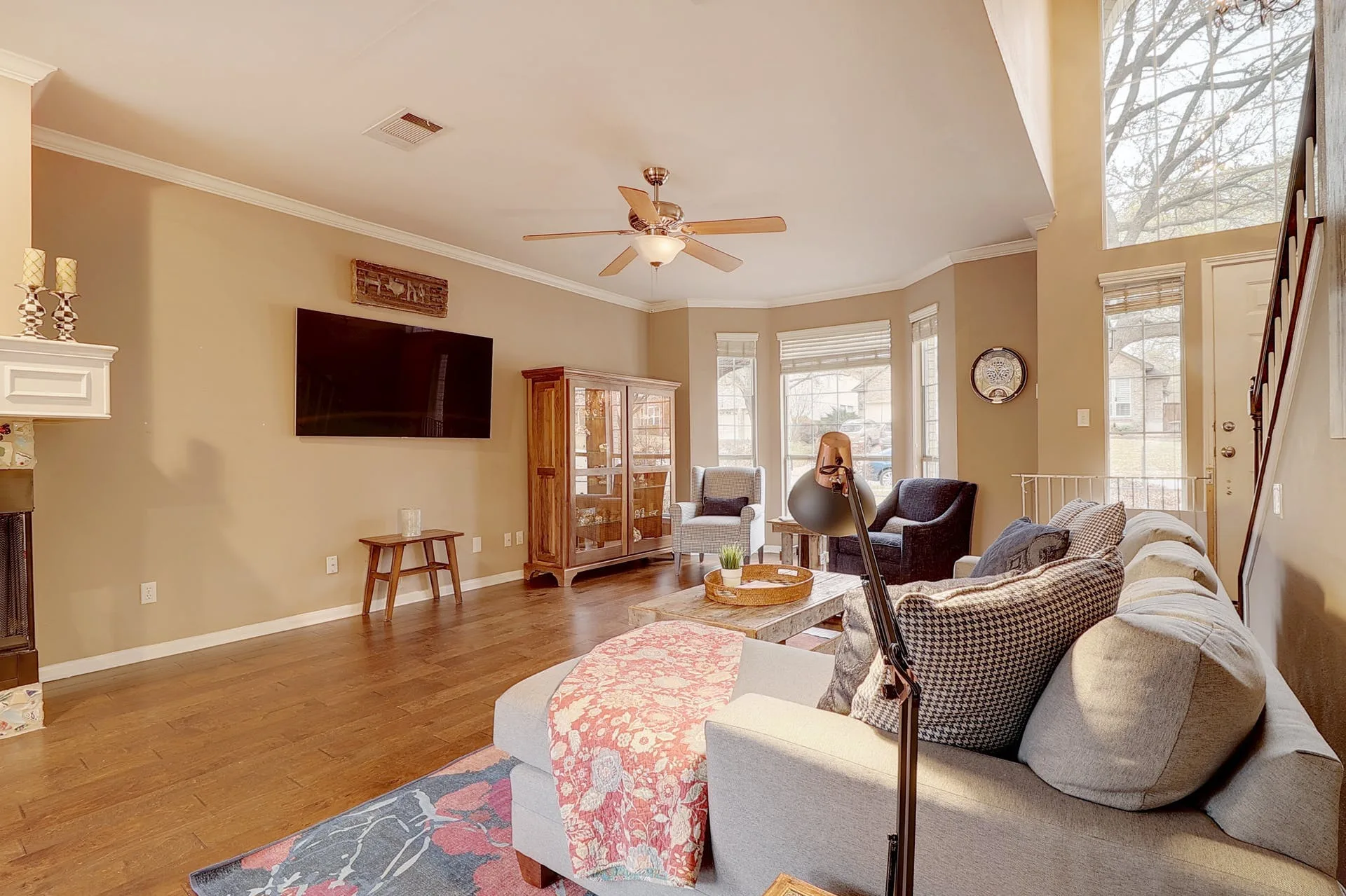 2432 Falcon Dr photo 5