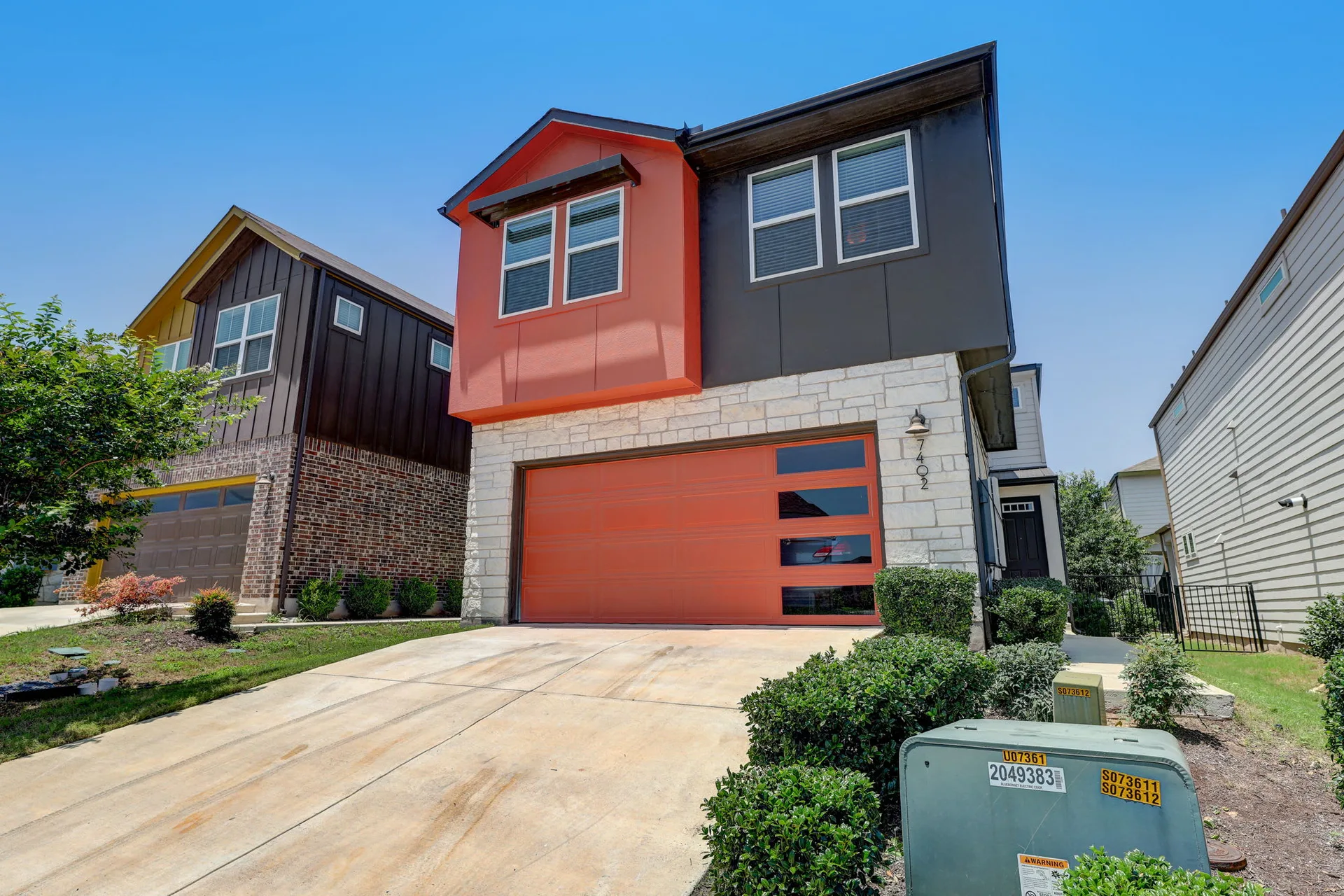 Stunning 2021 Meritage Home in Easton Park with FREE Solar Panels! Better Priced Than New Builds and Move-In Ready! photo 5