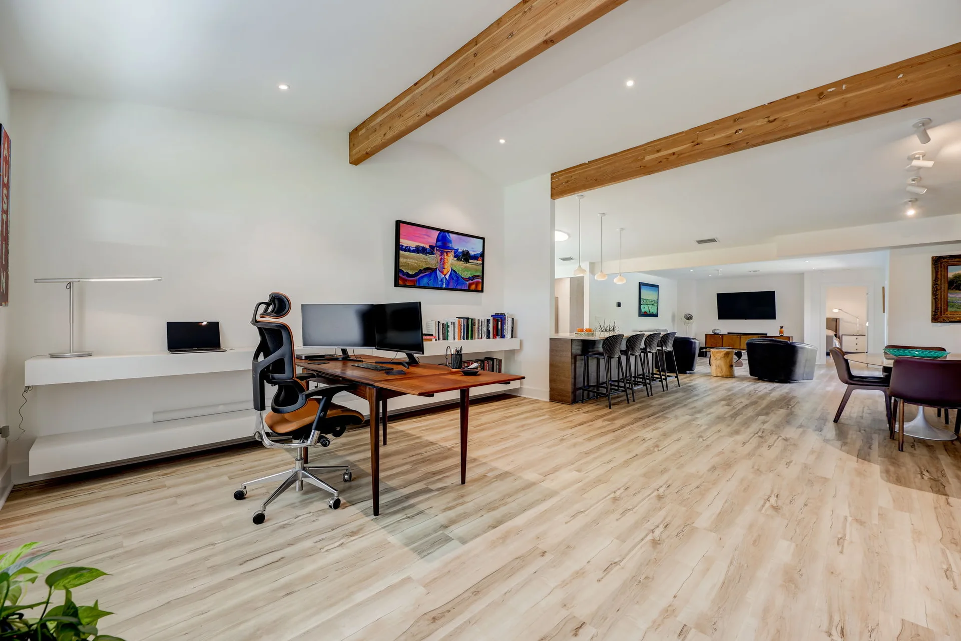Stunning modern mid-century rebuilt home in the sought-after Delwood Heights near Mueller! photo 19