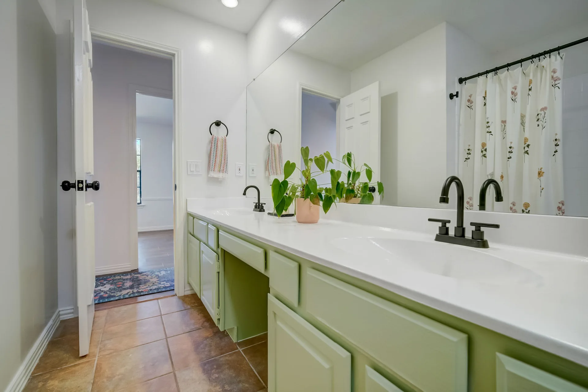 Charming Milwood Home Near Apple & The Domain photo 42