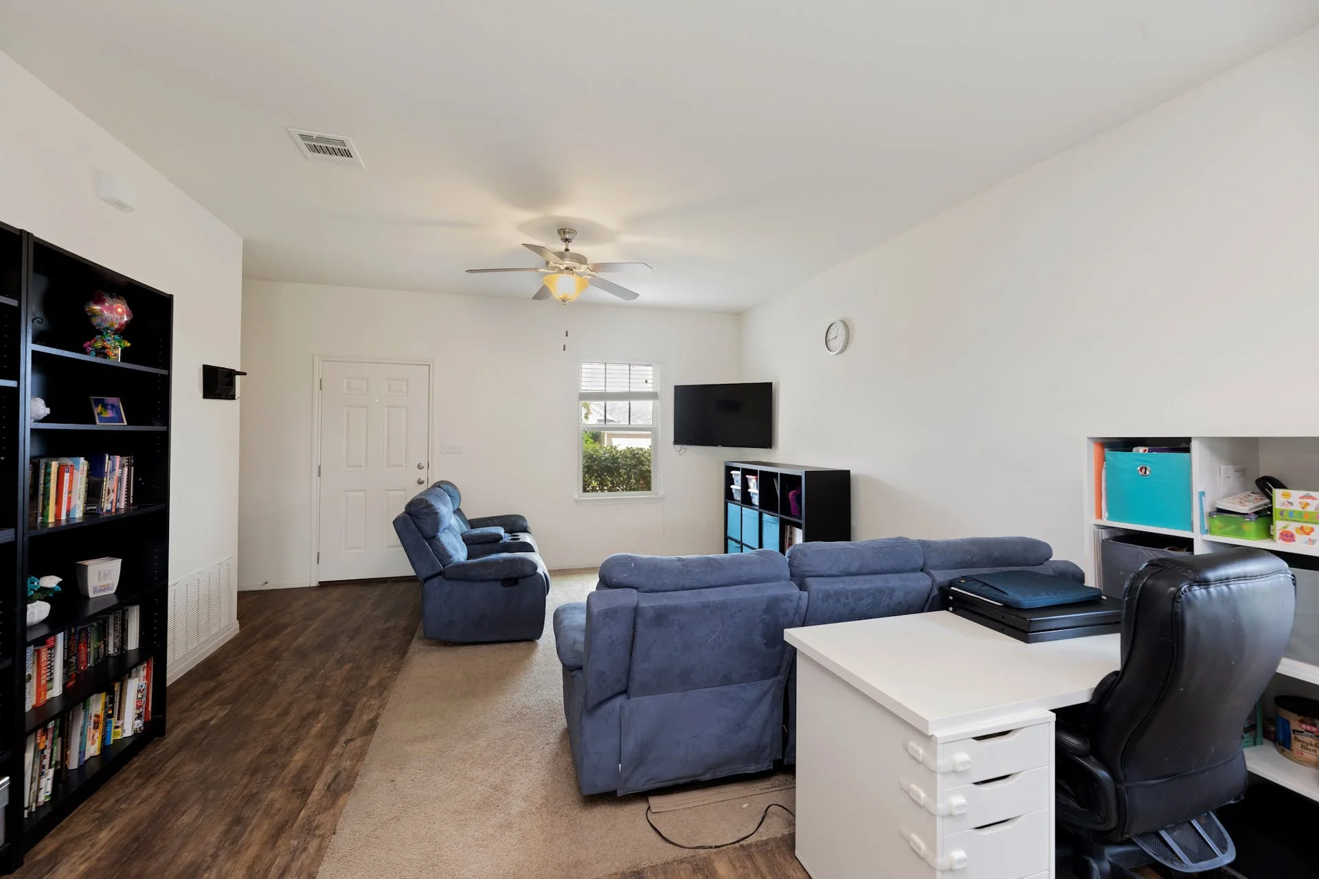 13912 Mark Christopher Way, Manor photo 6