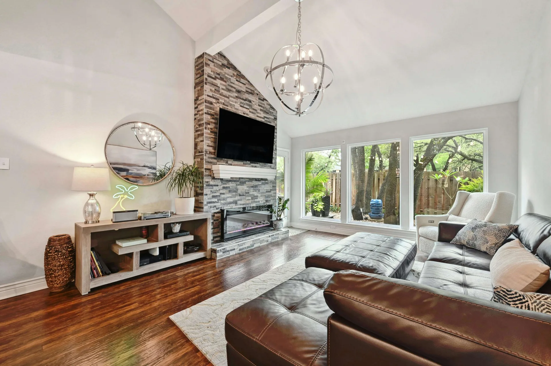 Alluring One-Story Home in in the Coveted 78759! photo 13