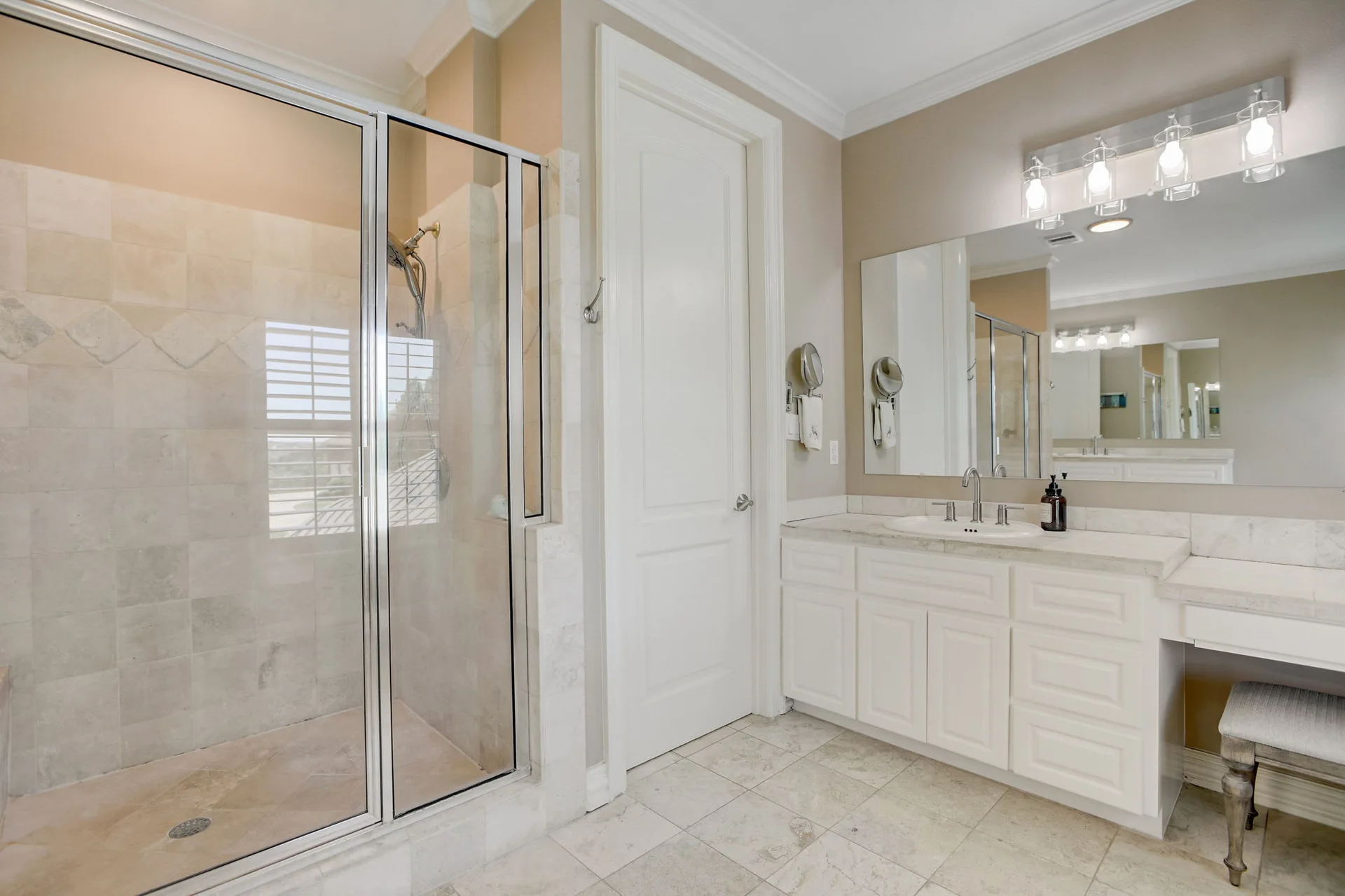 Hill Country Paradise: Luxurious 4/3 Home with Heated Pool/Spa and Spectacular Sunset Views in River Place! photo 31