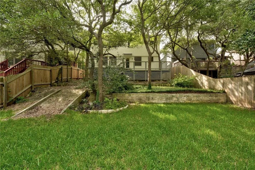 Stunning Milwood Home: Prime Location and Secluded Backyard that Backs to a Greenspace! photo 23