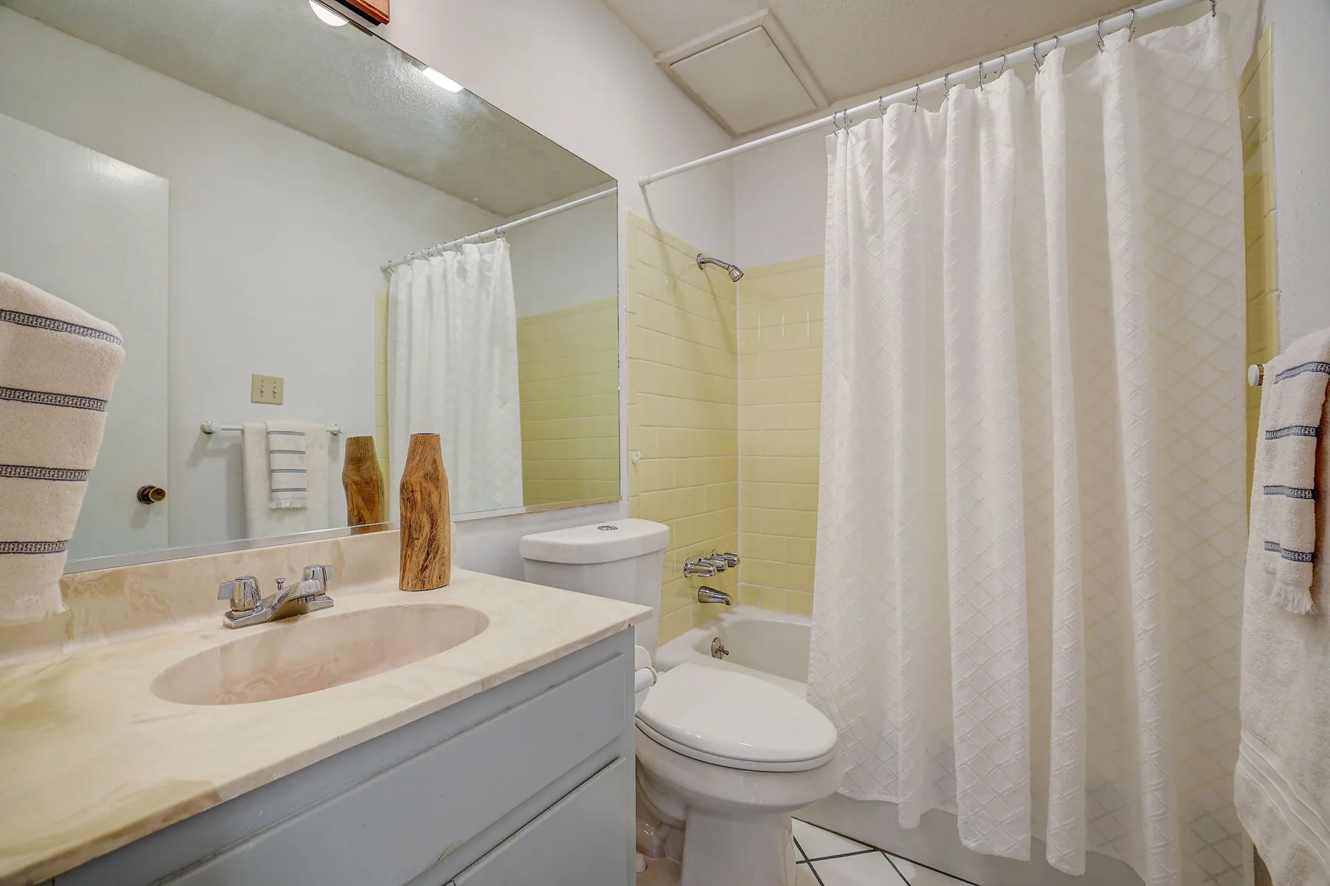 2425 Ashdale Dr #24, Austin, Texas 78757 photo 25