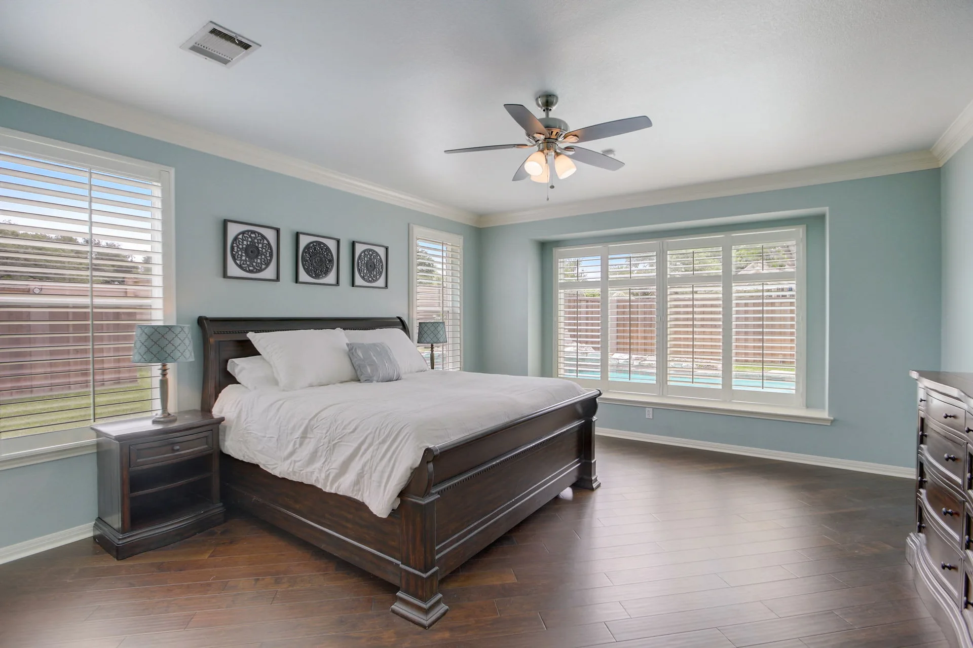 Captivating Cul-de-Sac Home in River Place with Upgrades & Sparkling Pool/Spa! photo 28