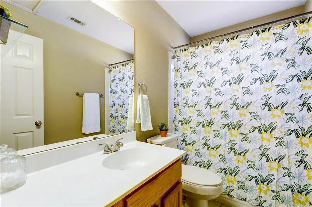Stunning Milwood Home: Prime Location and Secluded Backyard that Backs to a Greenspace! photo 20