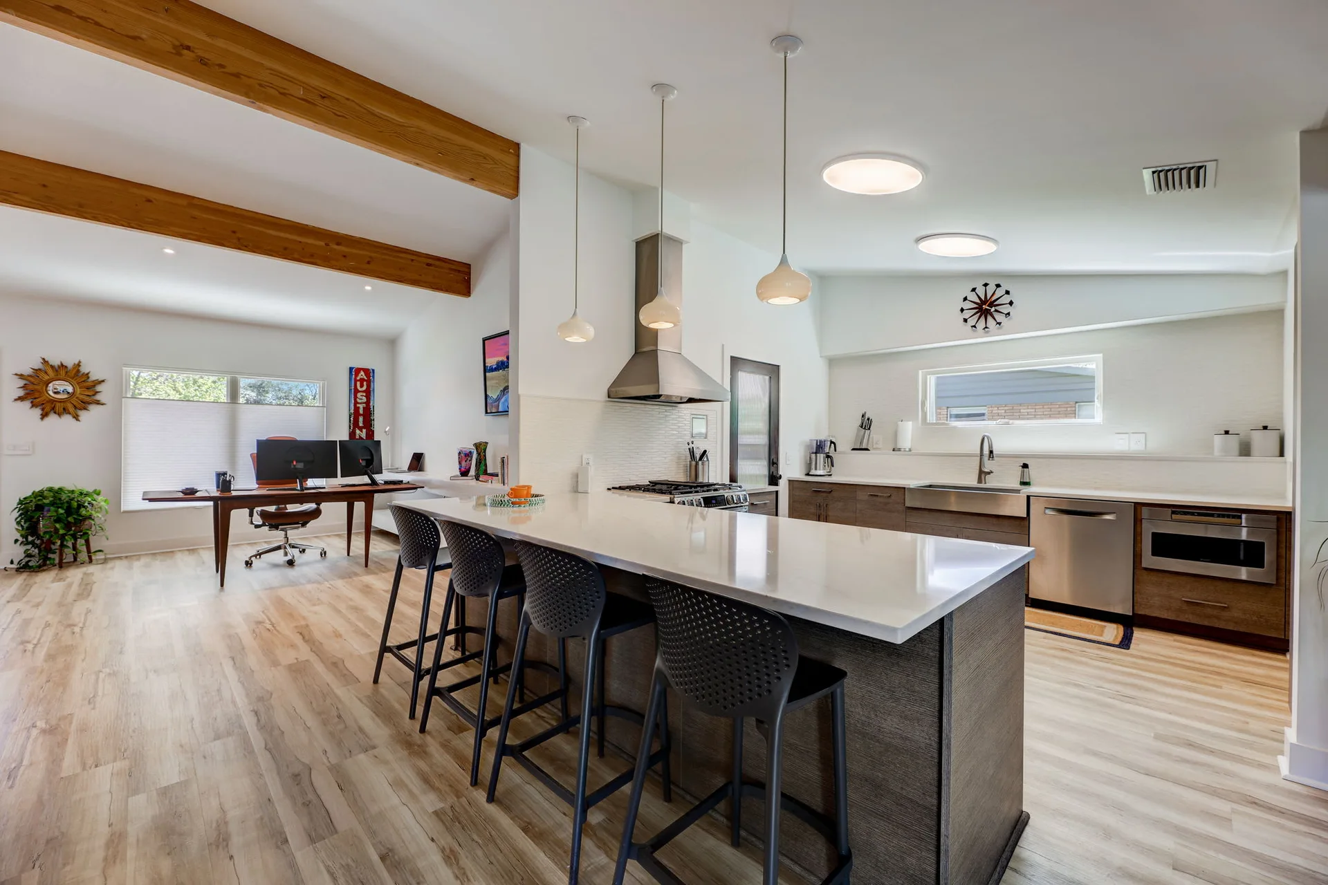 Stunning modern mid-century rebuilt home in the sought-after Delwood Heights near Mueller! photo 29