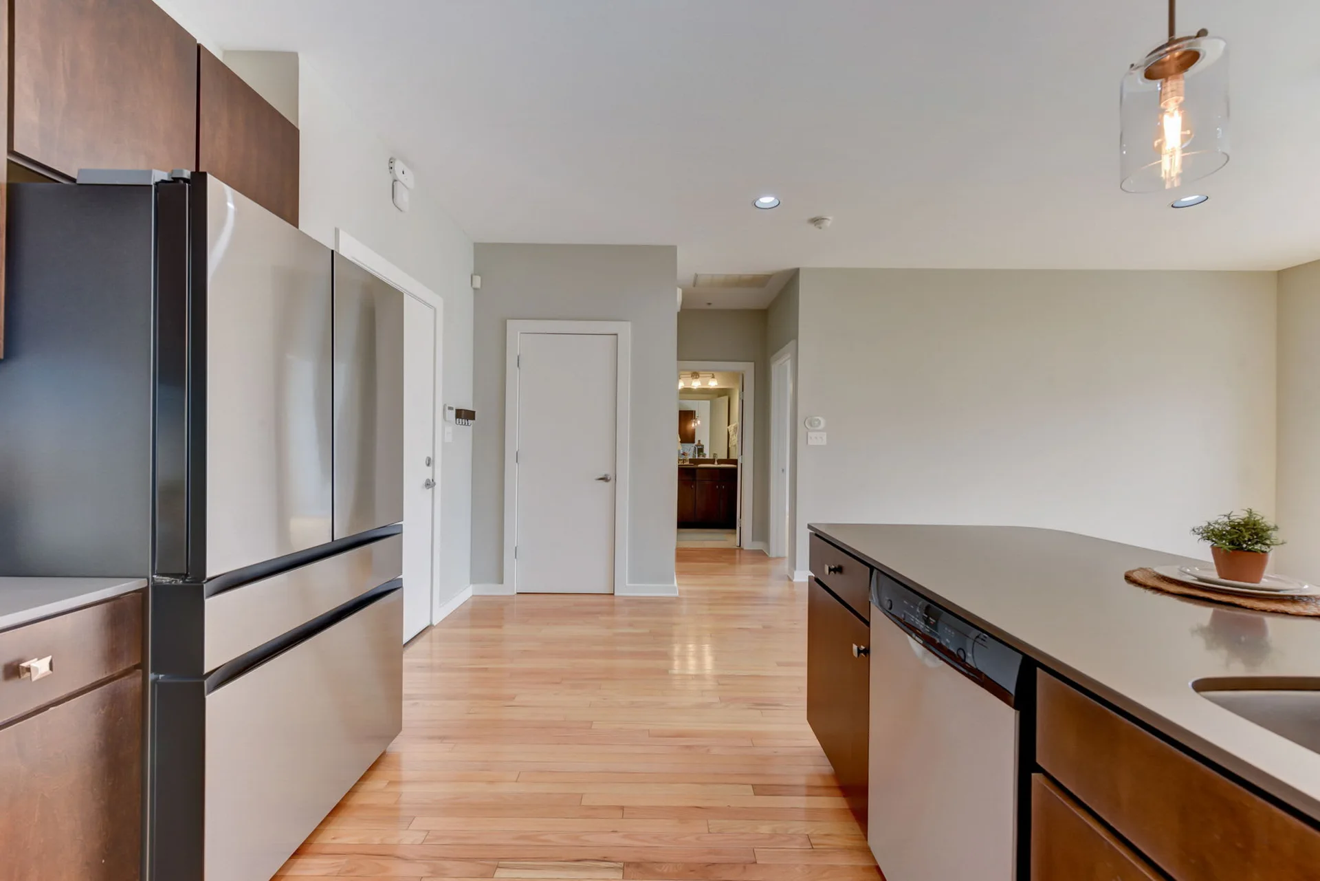 Modern 1/1 Condo in Vibrant South Austin for Lease! photo 9