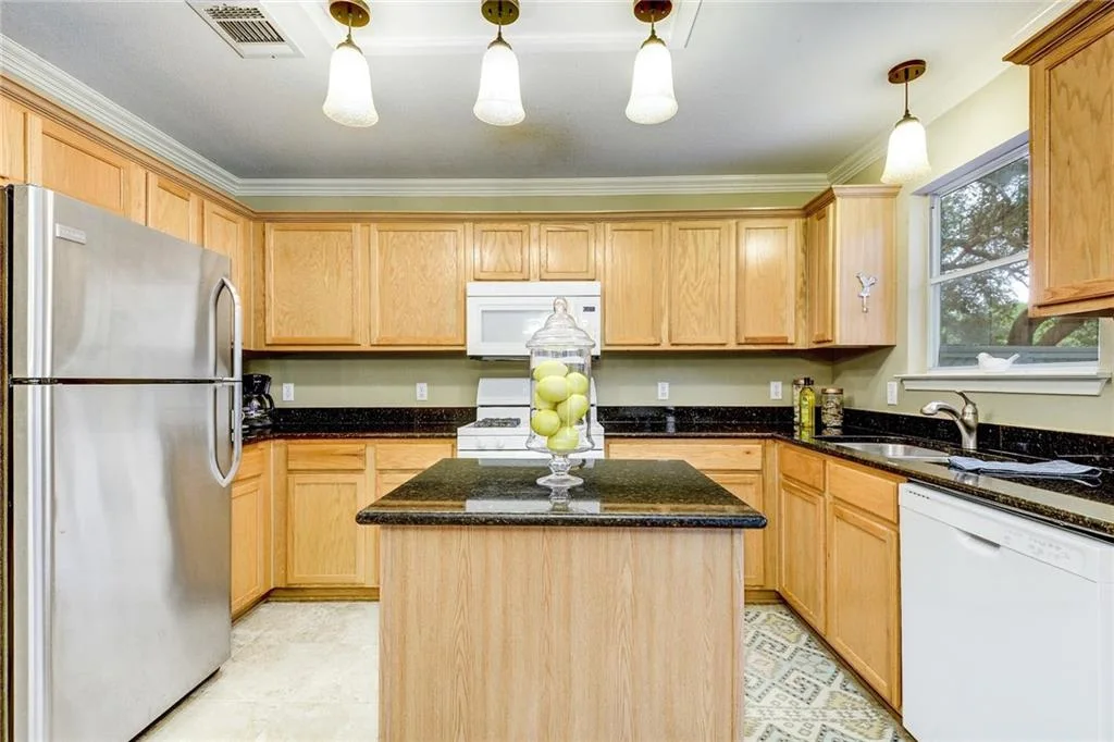 Stunning Milwood Home: Prime Location and Secluded Backyard that Backs to a Greenspace! photo 7