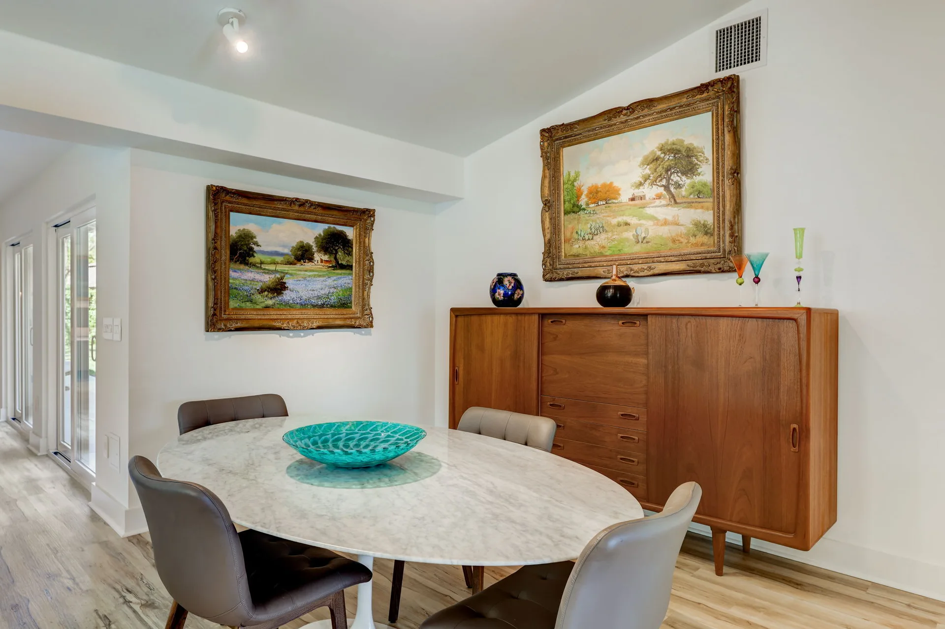 Stunning modern mid-century rebuilt home in the sought-after Delwood Heights near Mueller! photo 26