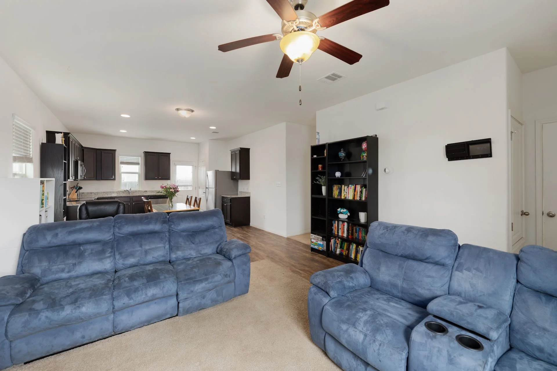 13912 Mark Christopher Way, Manor photo 7