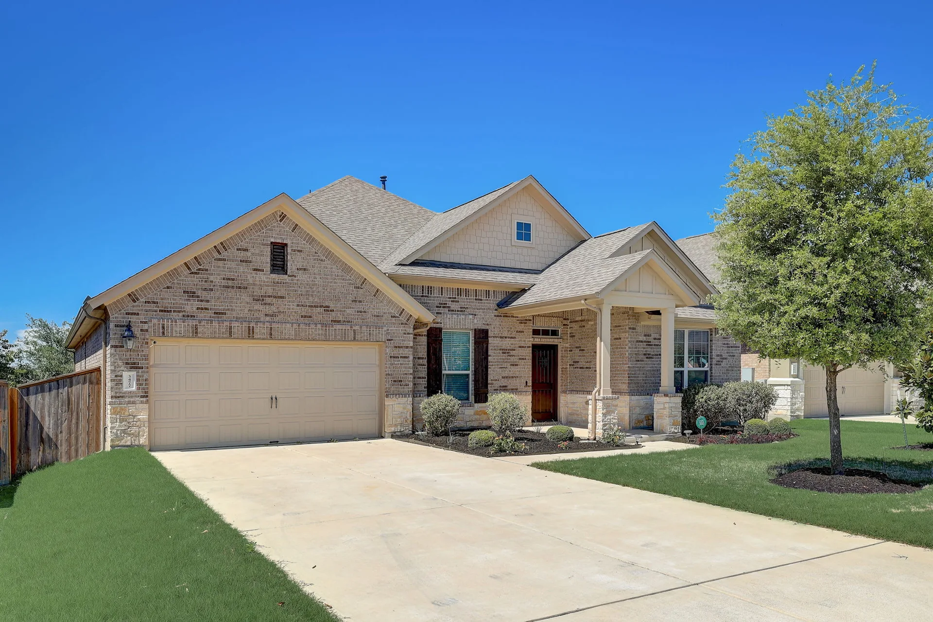 Charming single-story home in the desirable Paloma Lake in RR that backs to a greenbelt! photo 3