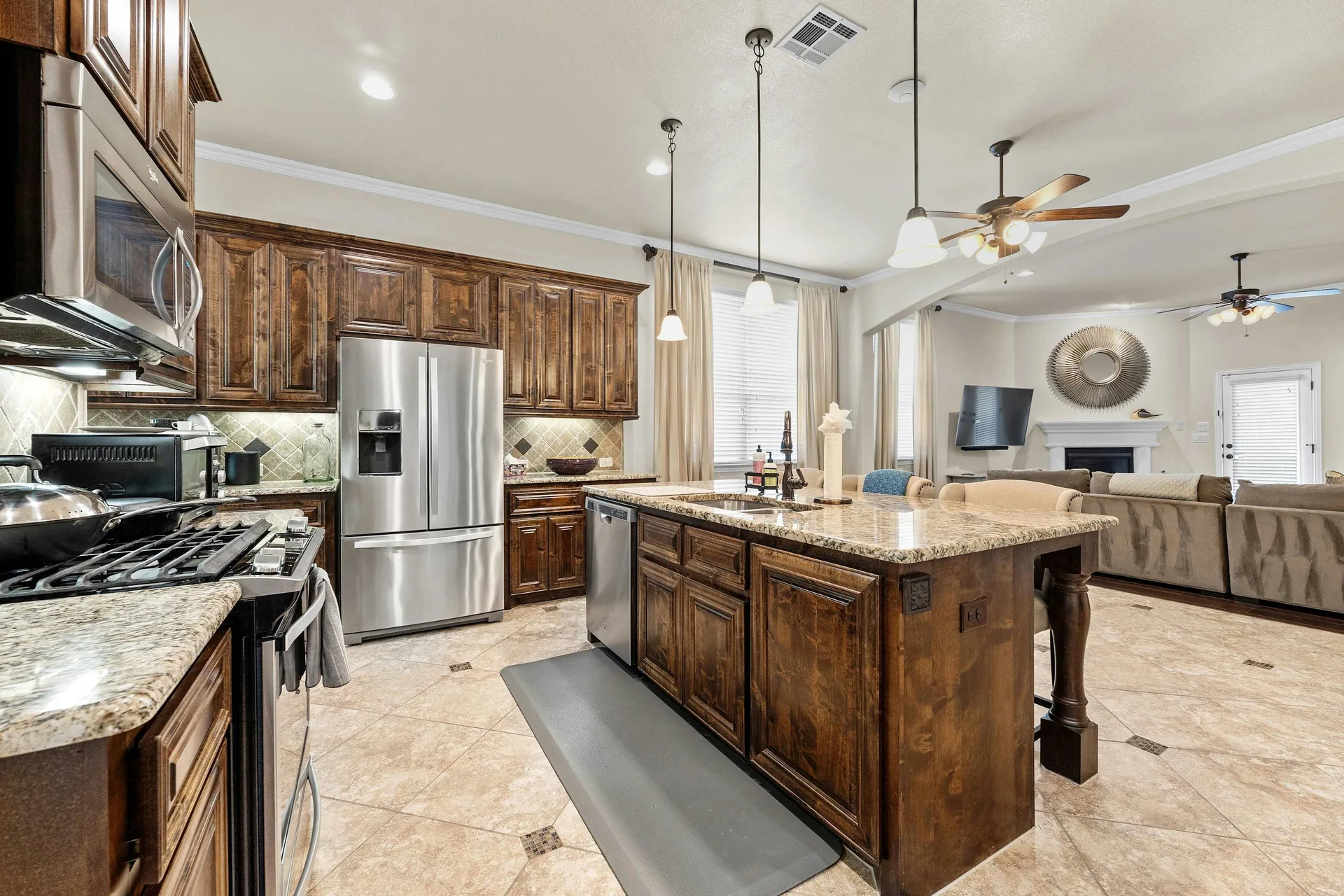 Beautifully Appointed Single-Story in Oak Creek: Modern Floors and Screened-In Patio Overlooking Green Space w/ NO Backyard Neighbor! photo 16