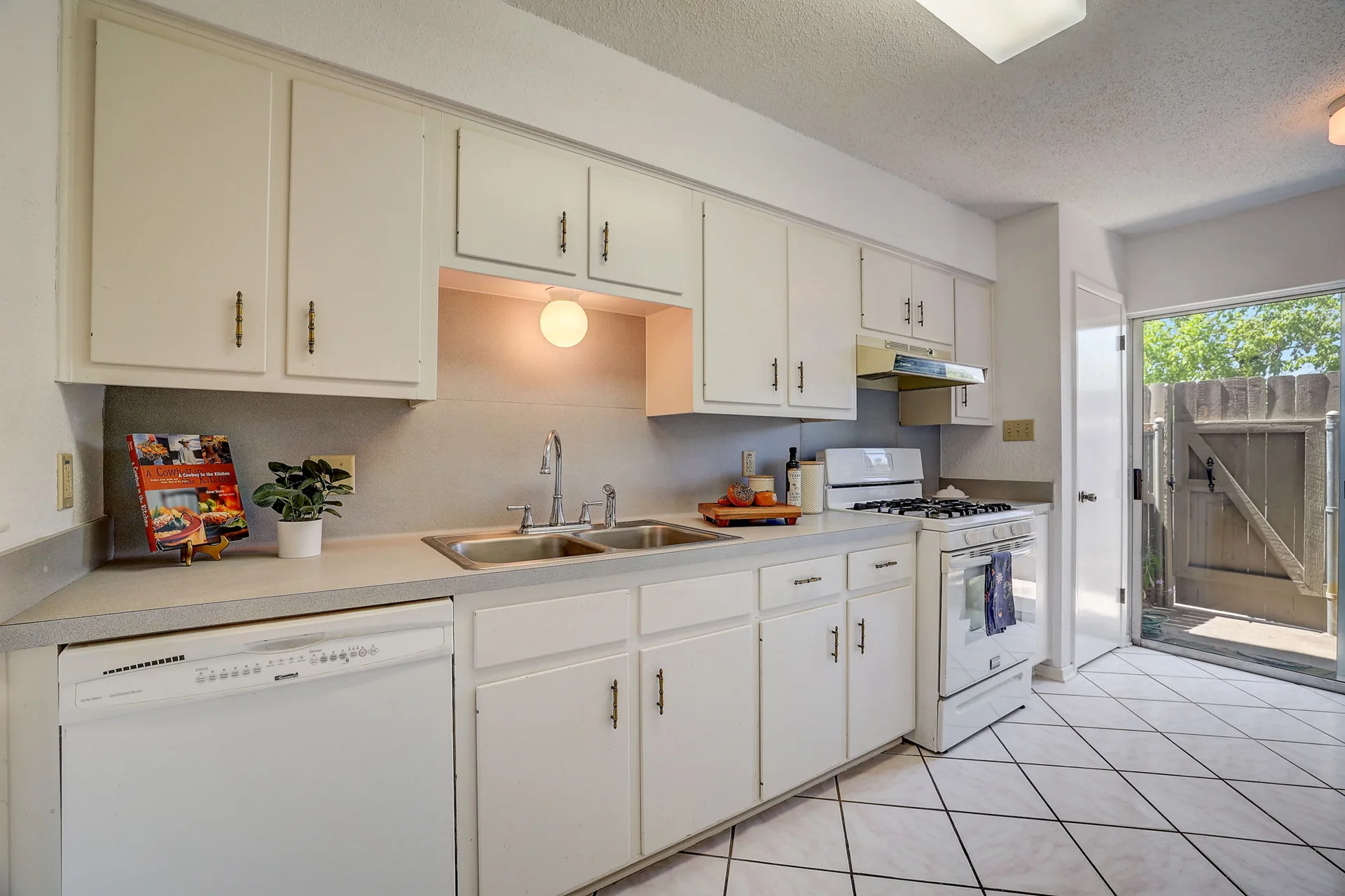 2425 Ashdale Dr #24, Austin, Texas 78757 photo 10