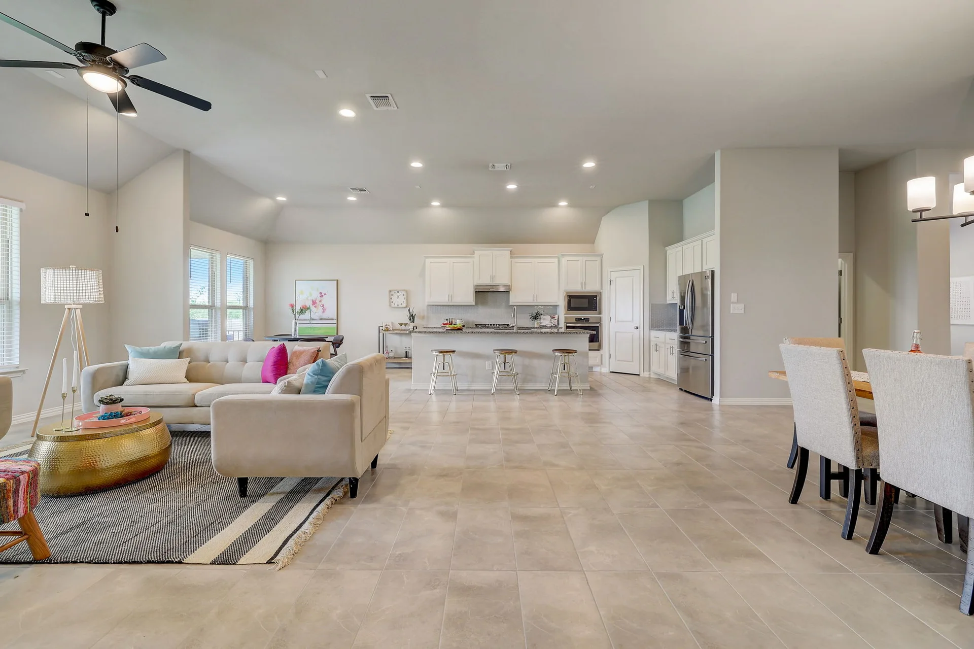 Charming single-story home in the desirable Paloma Lake in RR that backs to a greenbelt! photo 9