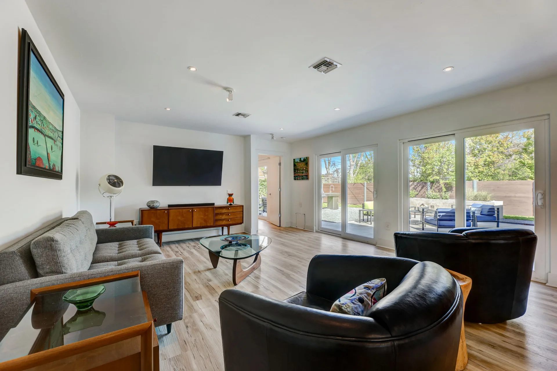 Stunning modern mid-century rebuilt home in the sought-after Delwood Heights near Mueller! photo 20