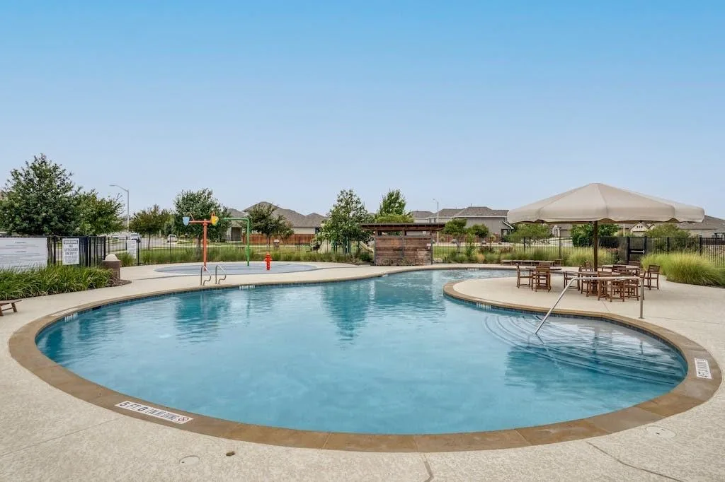 Beautifully Appointed Single-Story in Oak Creek: Modern Floors and Screened-In Patio Overlooking Green Space w/ NO Backyard Neighbor! photo 38