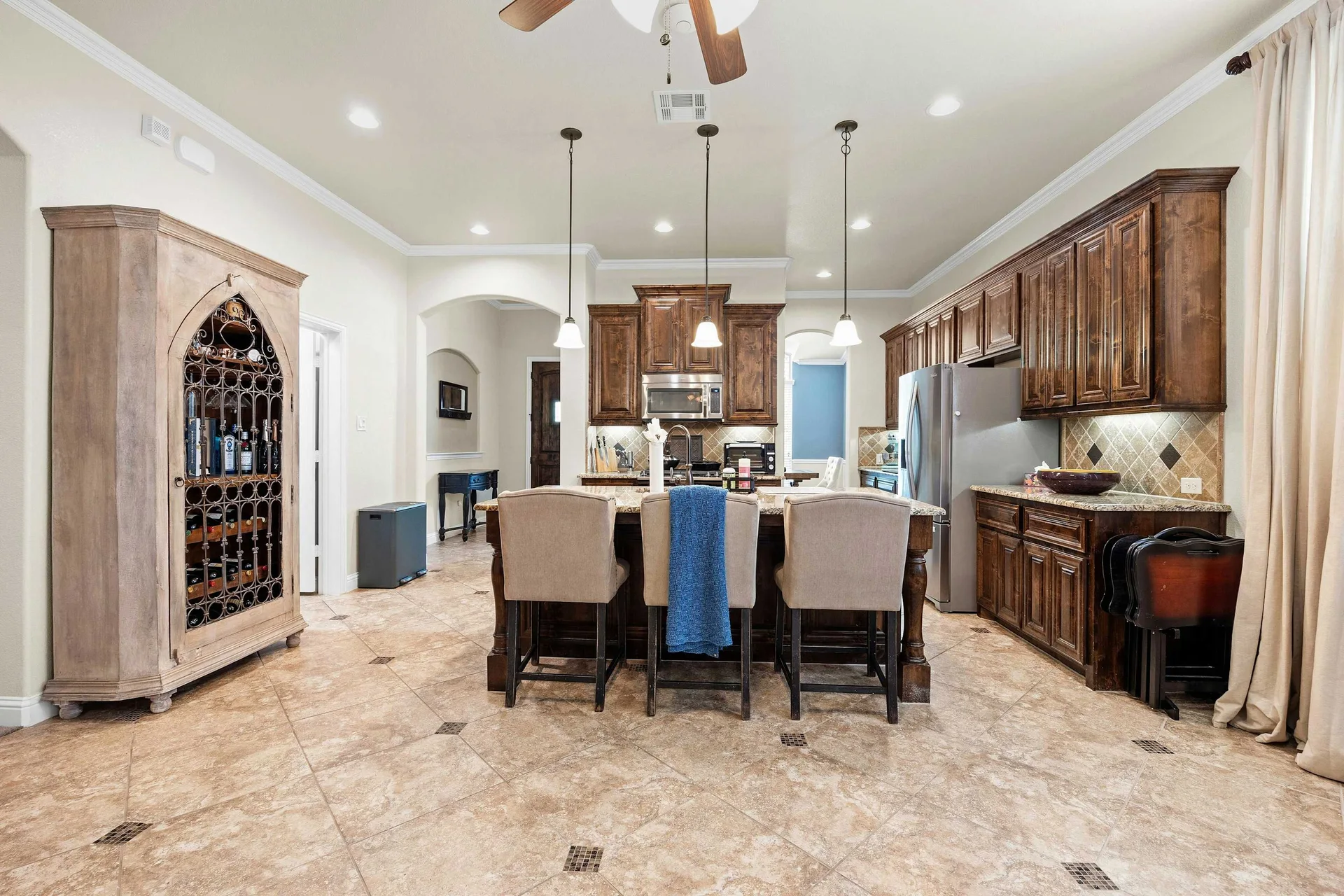 Beautifully Appointed Single-Story in Oak Creek: Modern Floors and Screened-In Patio Overlooking Green Space w/ NO Backyard Neighbor! photo 13
