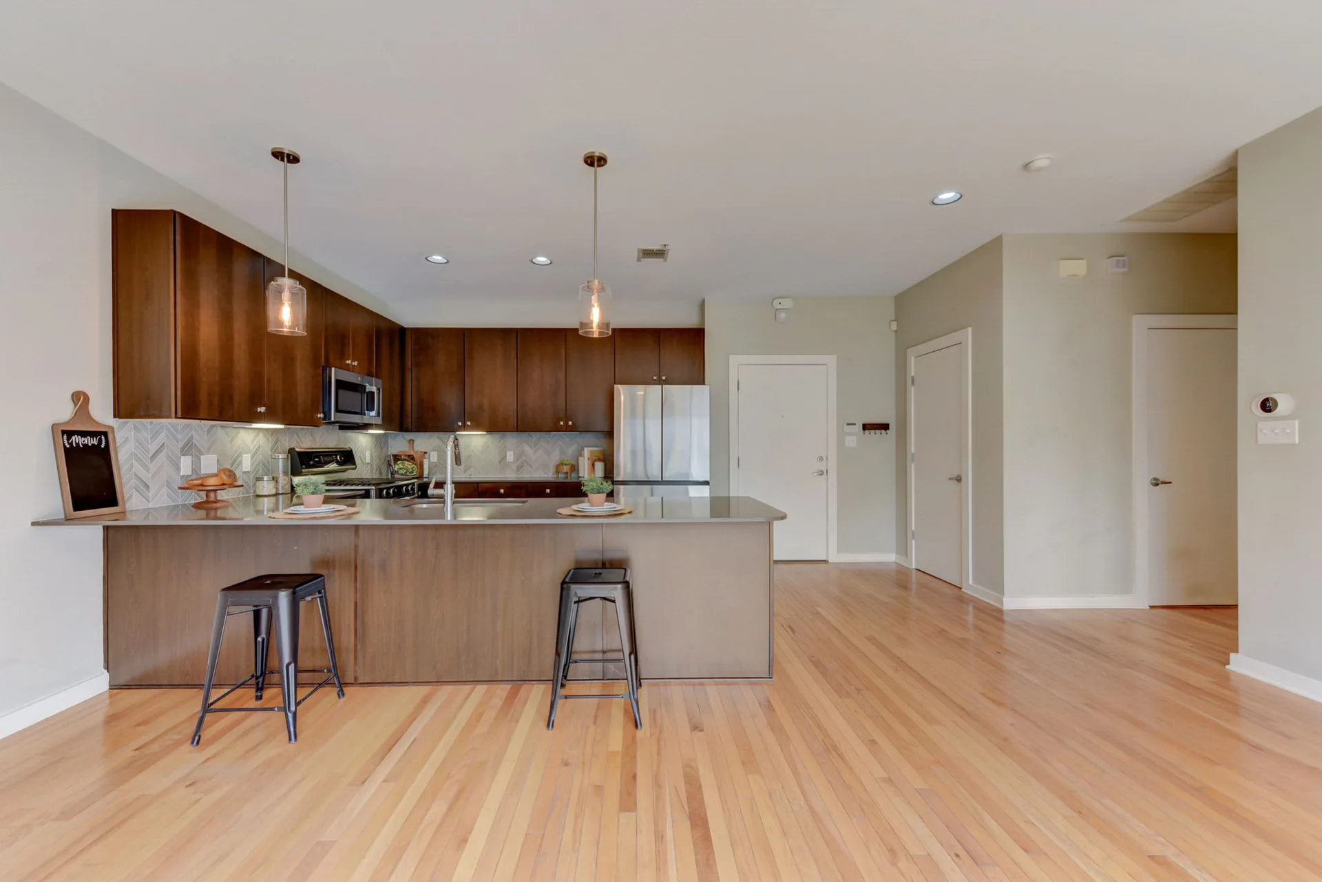 Modern 1/1 Condo in Vibrant South Austin for Lease! photo 5