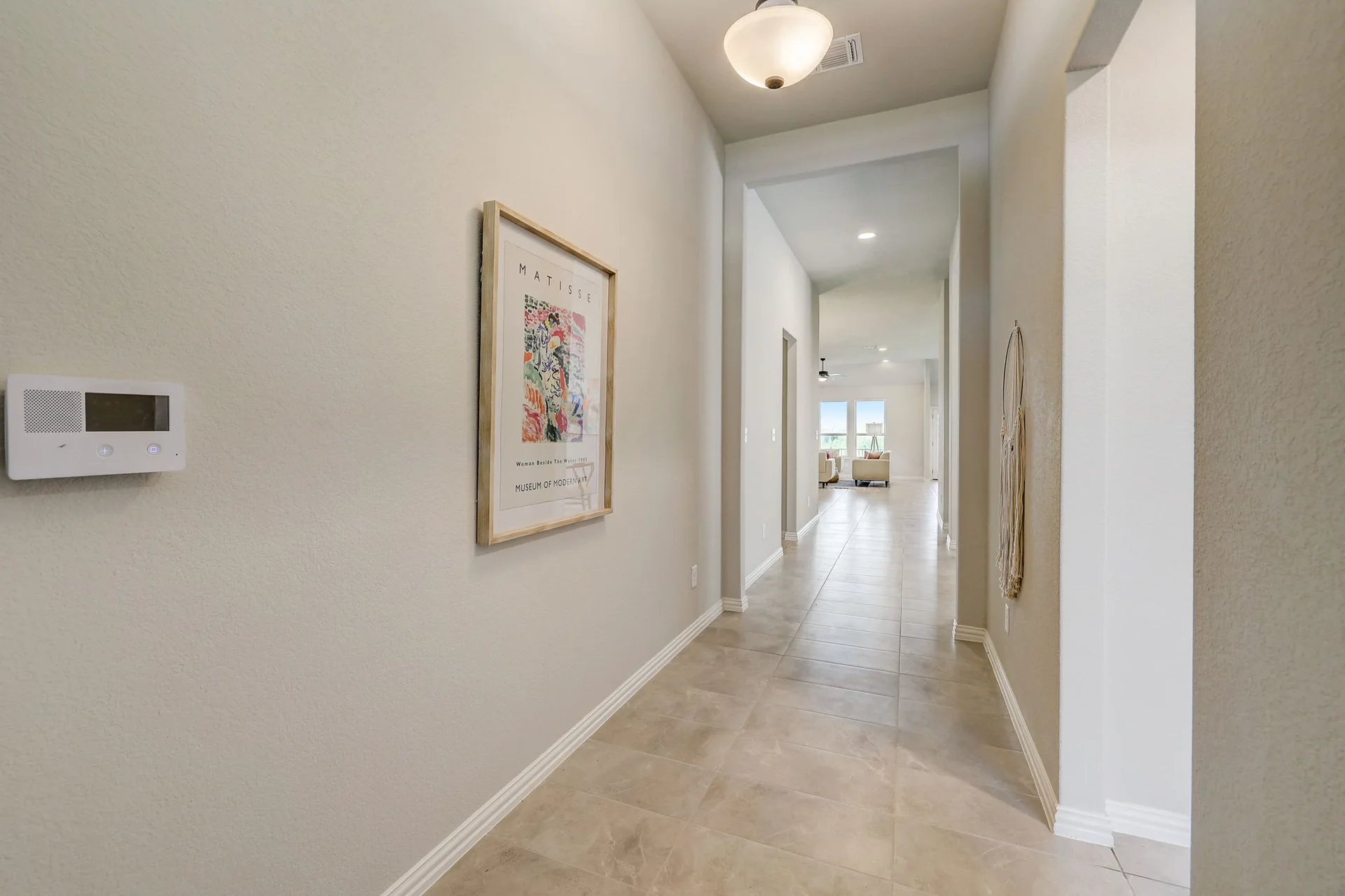 Charming single-story home in the desirable Paloma Lake in RR that backs to a greenbelt! photo 5