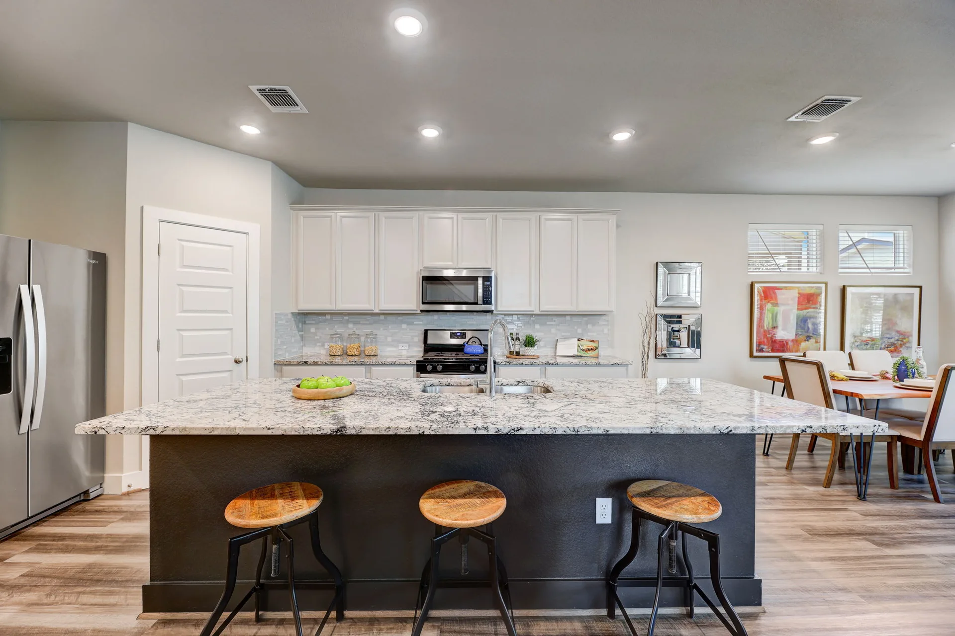 Stunning 2021 Meritage Home in Easton Park with FREE Solar Panels! Better Priced Than New Builds and Move-In Ready! photo 13