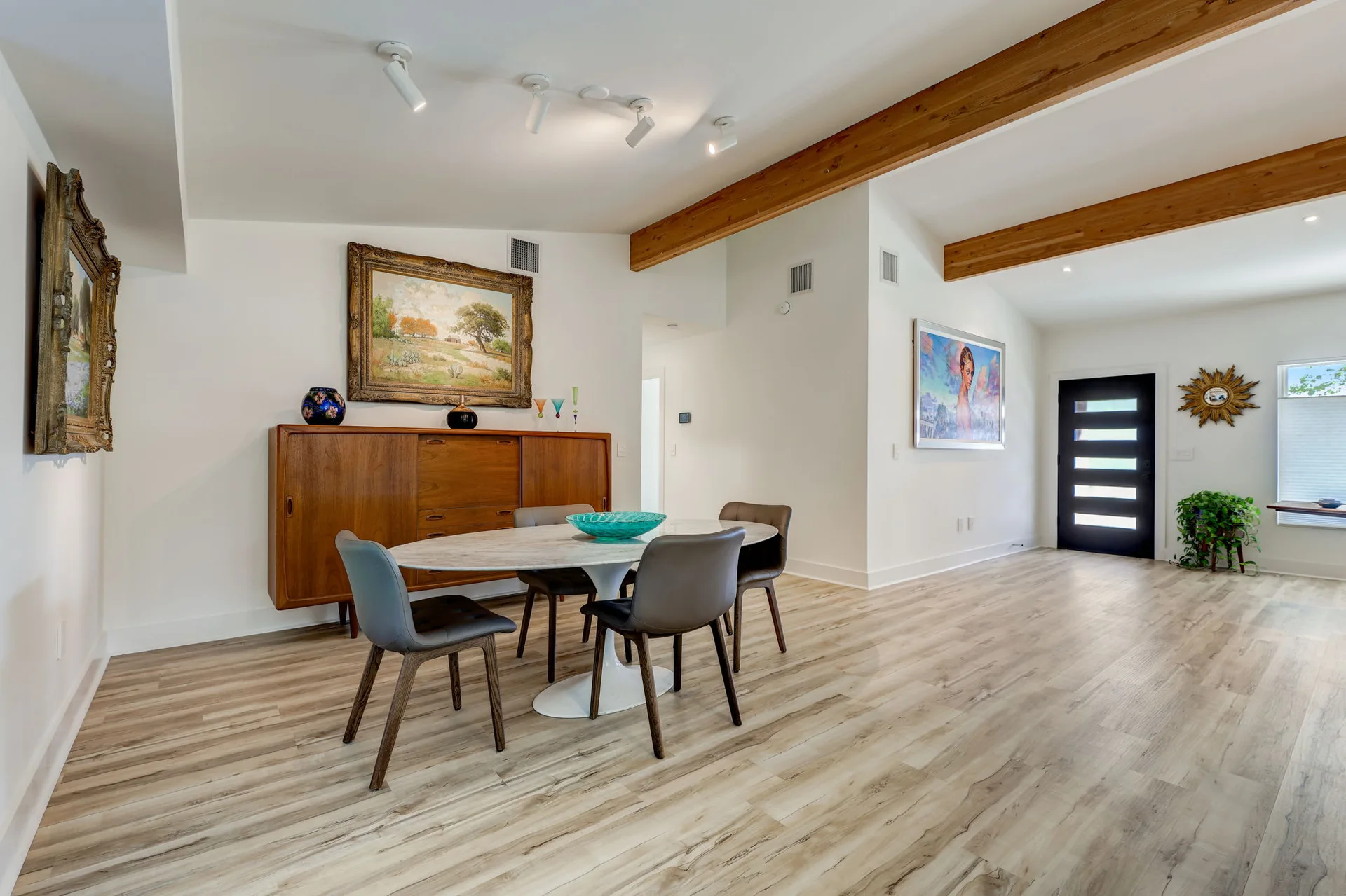 Stunning modern mid-century rebuilt home in the sought-after Delwood Heights near Mueller! photo 24