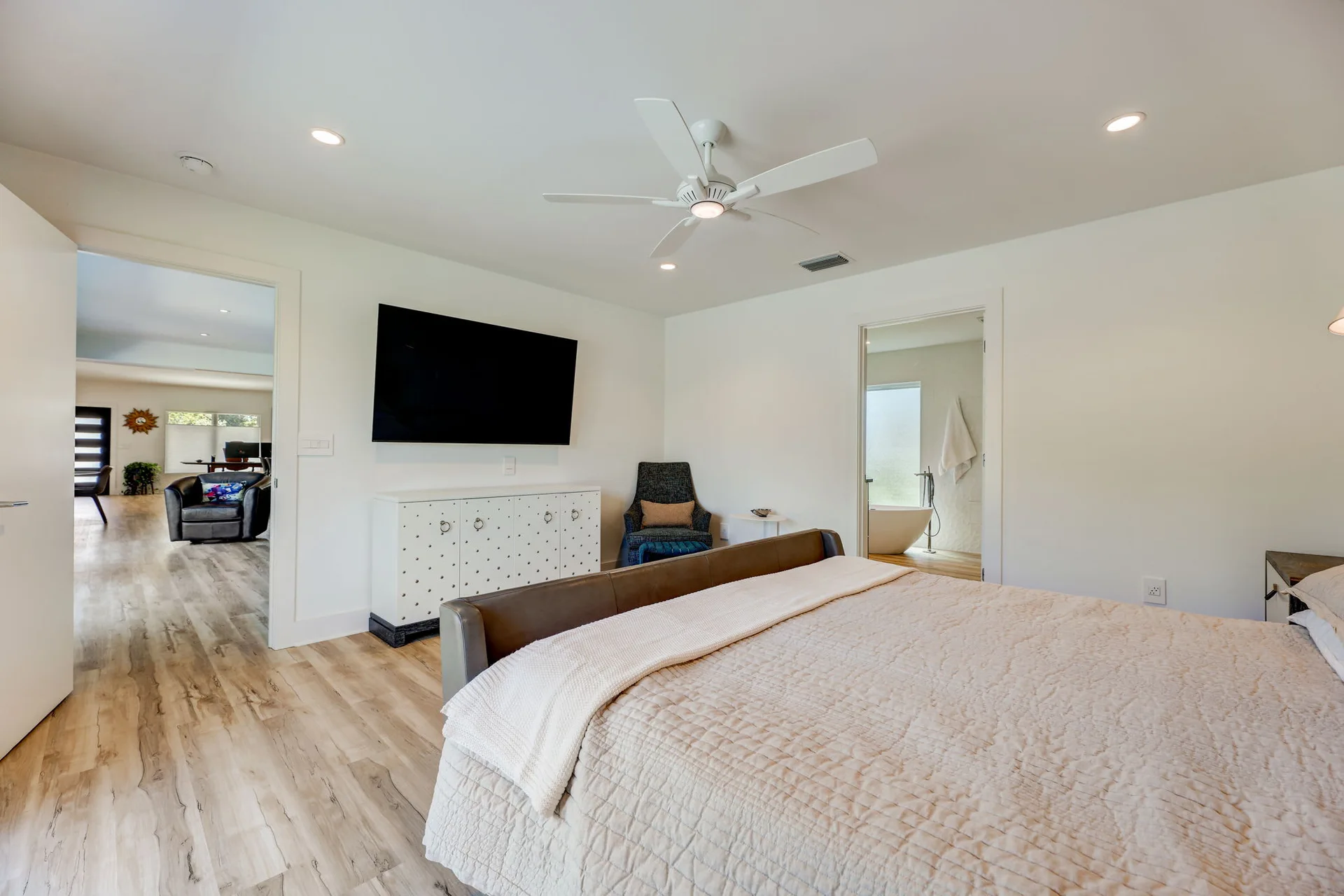 Stunning modern mid-century rebuilt home in the sought-after Delwood Heights near Mueller! photo 36