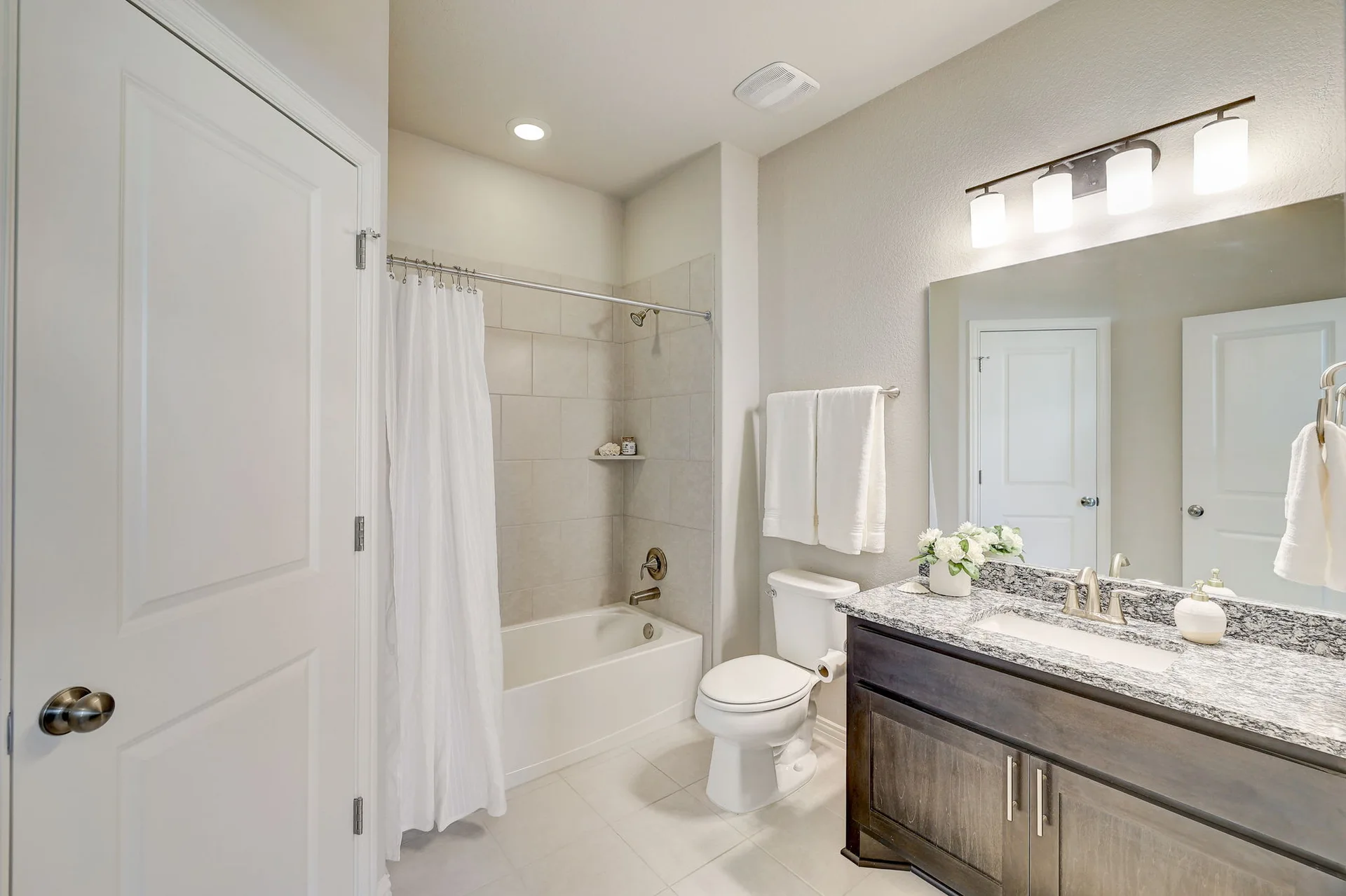 Charming single-story home in the desirable Paloma Lake in RR that backs to a greenbelt! photo 19
