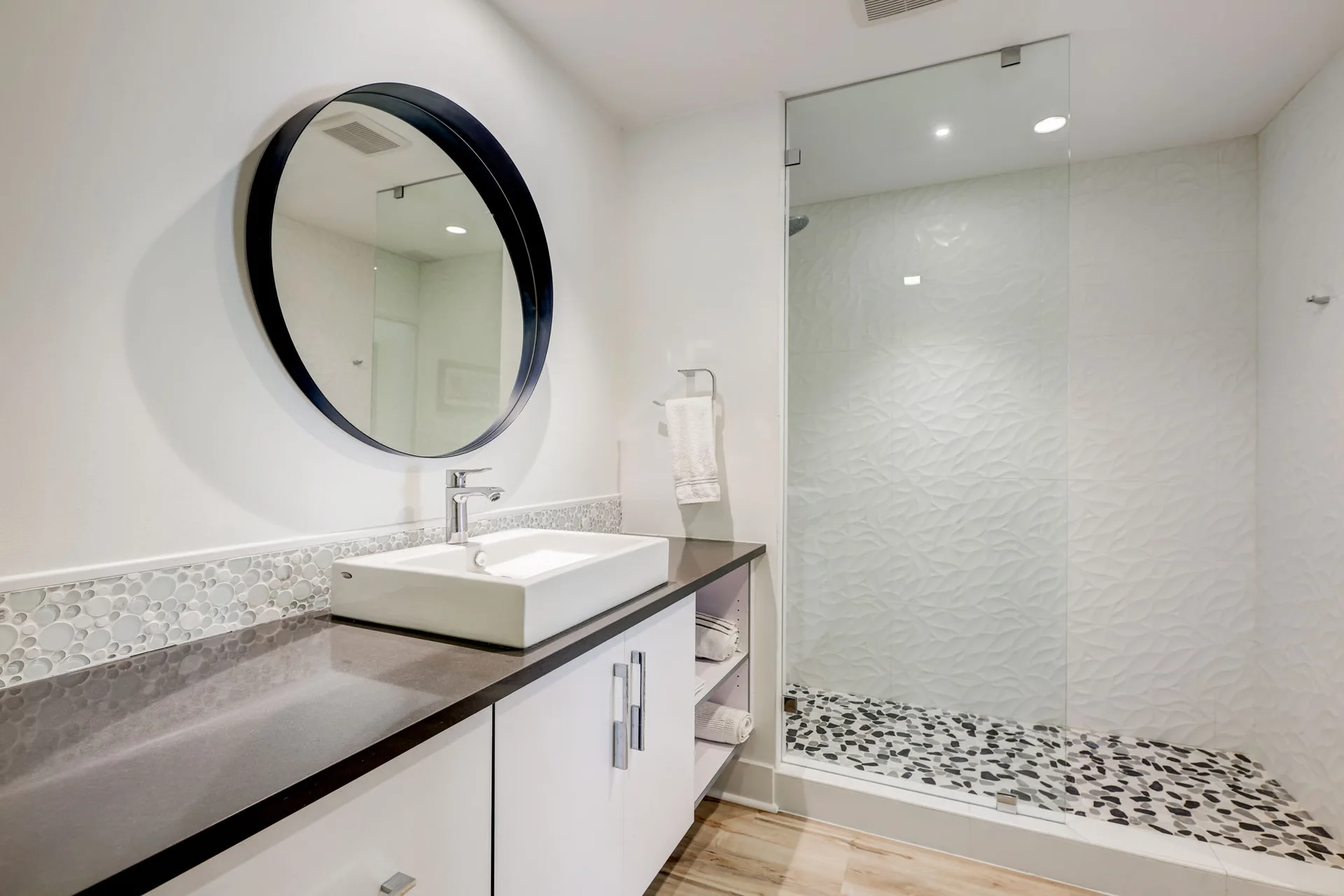 Stunning modern mid-century rebuilt home in the sought-after Delwood Heights near Mueller! photo 51