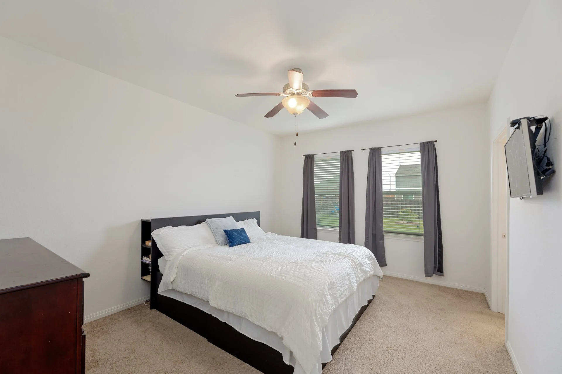 13912 Mark Christopher Way, Manor photo 13