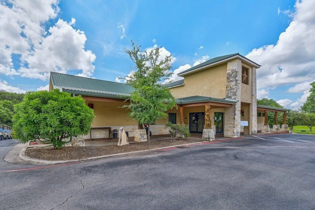 Beautifully Appointed Single-Story in Oak Creek: Modern Floors and Screened-In Patio Overlooking Green Space w/ NO Backyard Neighbor! photo 44