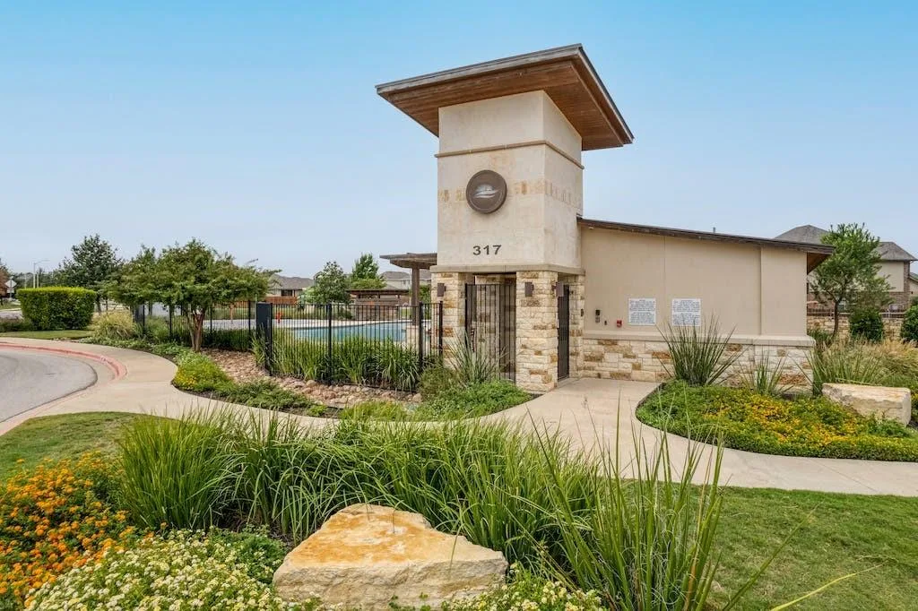 Beautifully Appointed Single-Story in Oak Creek: Modern Floors and Screened-In Patio Overlooking Green Space w/ NO Backyard Neighbor! photo 36