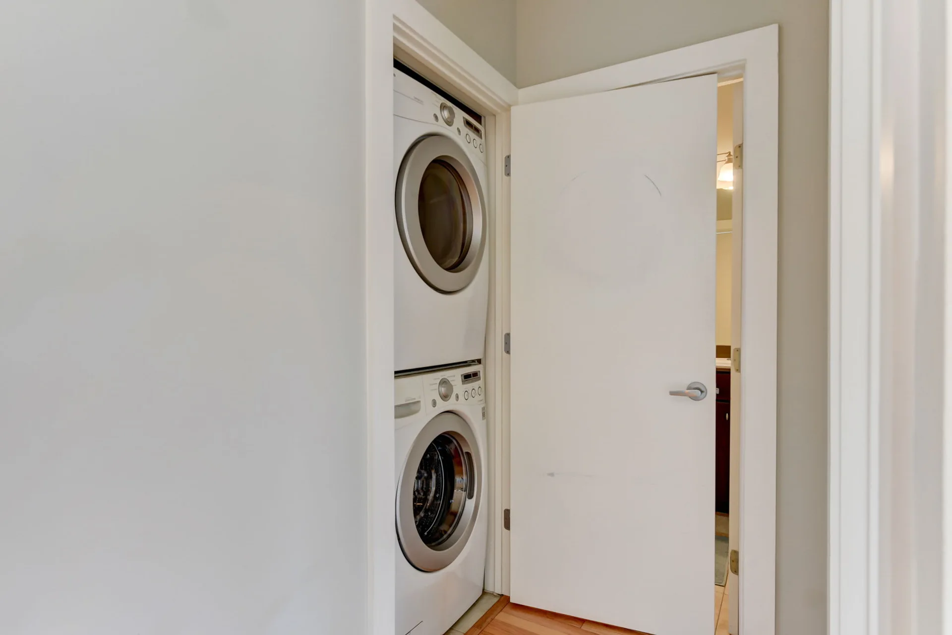 Modern 1/1 Condo in Vibrant South Austin for Lease! photo 11