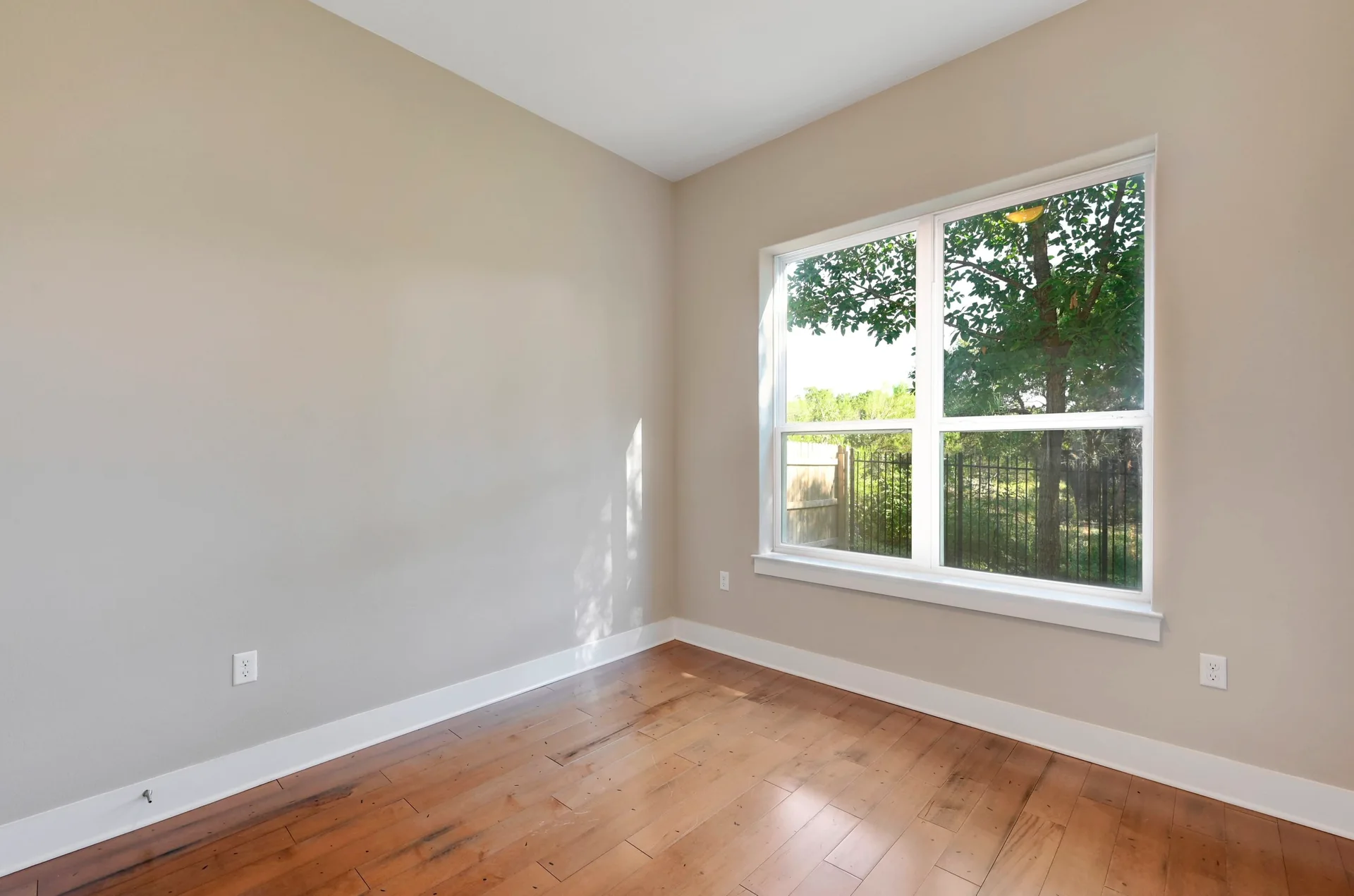 712 Waterfall Way photo 23