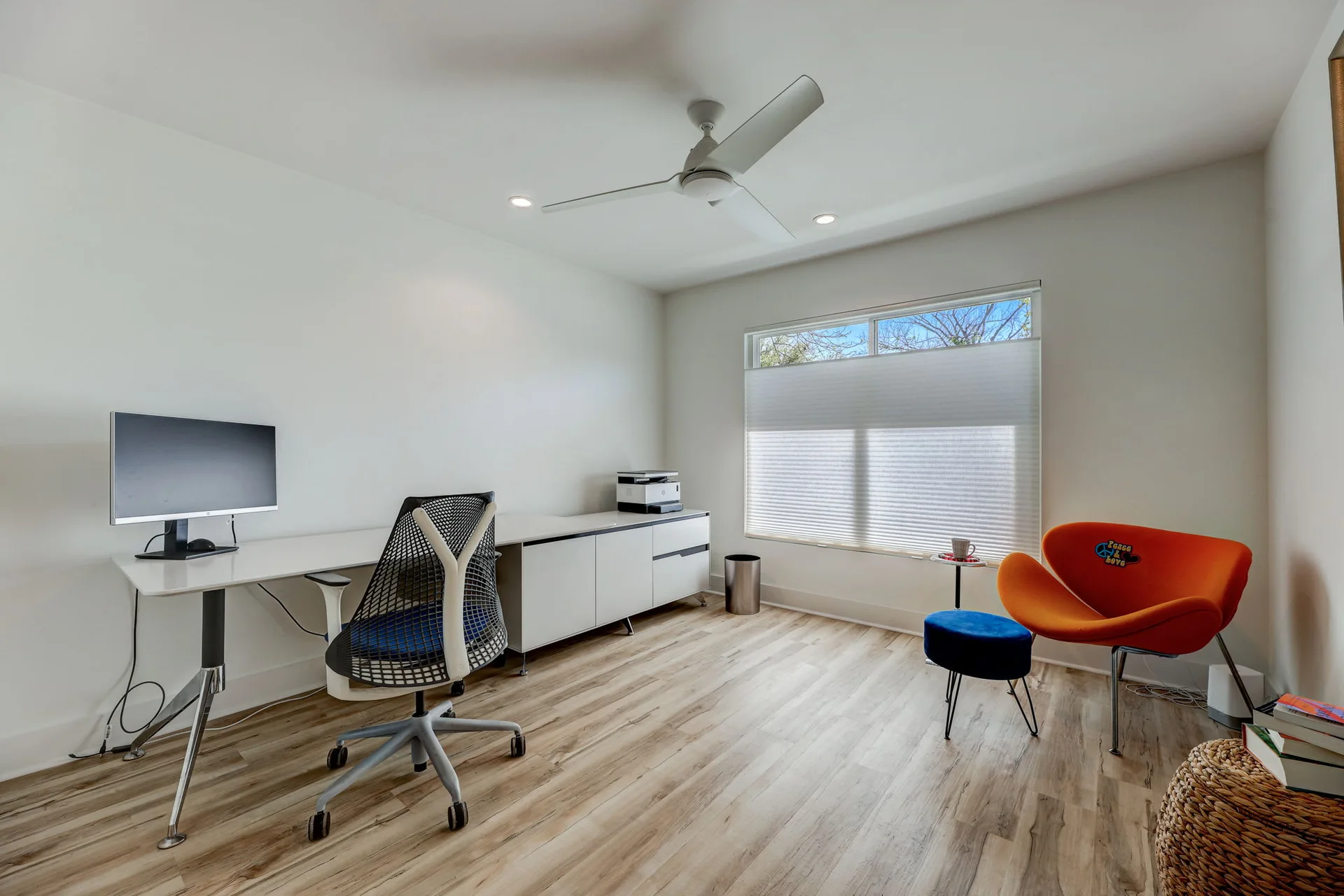 Stunning modern mid-century rebuilt home in the sought-after Delwood Heights near Mueller! photo 47