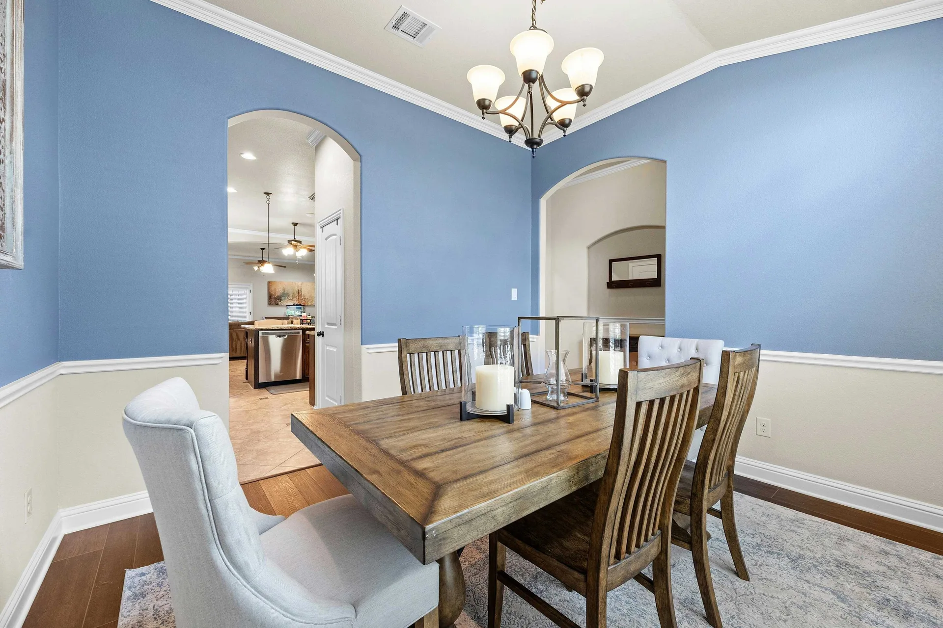 Beautifully Appointed Single-Story in Oak Creek: Modern Floors and Screened-In Patio Overlooking Green Space w/ NO Backyard Neighbor! photo 11
