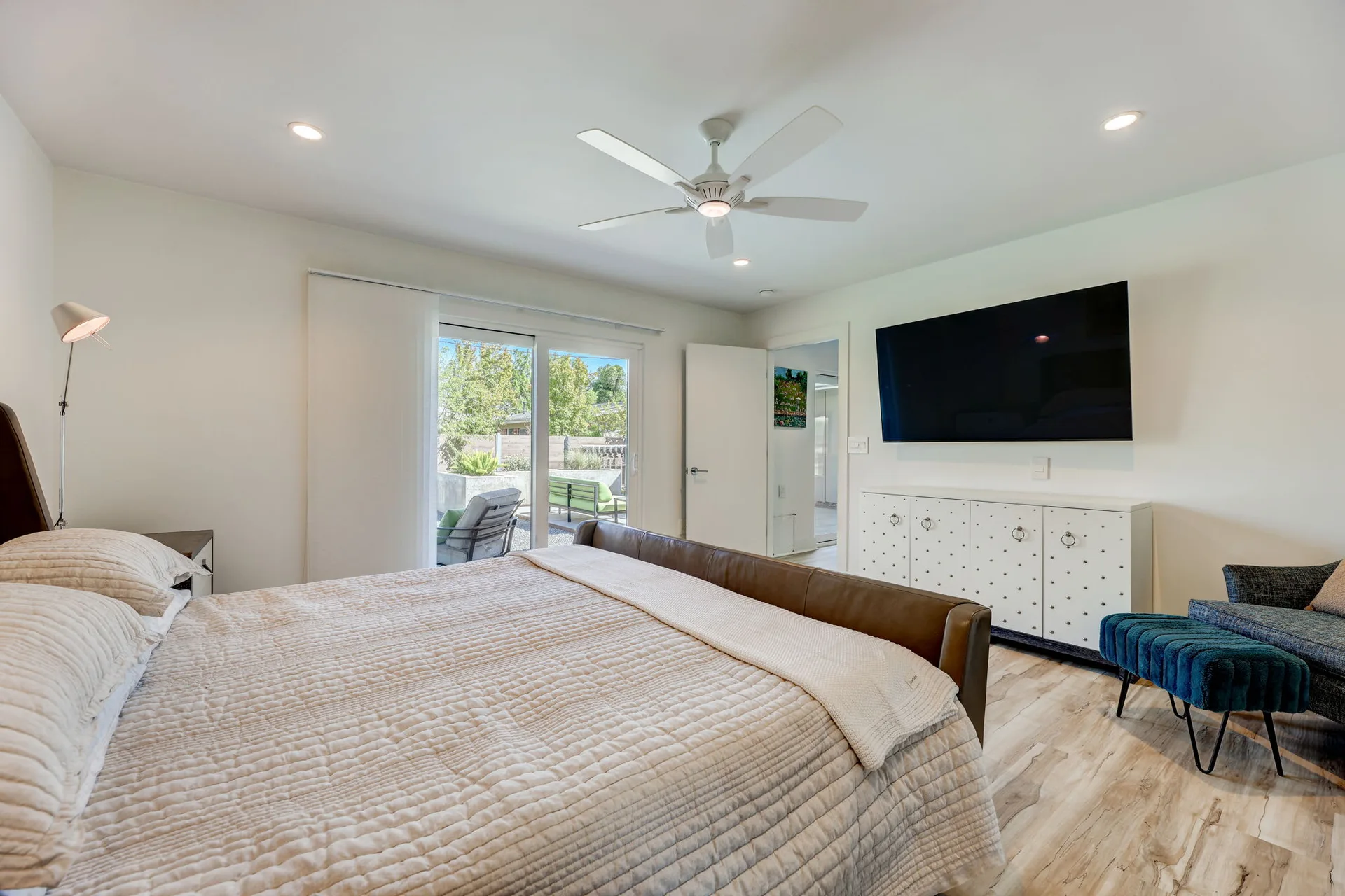Stunning modern mid-century rebuilt home in the sought-after Delwood Heights near Mueller! photo 37